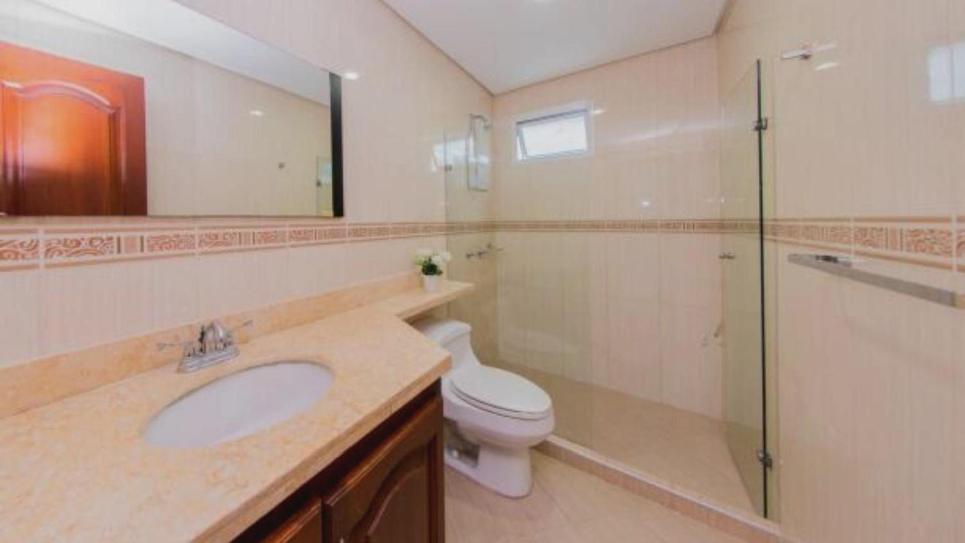 Apartamento Familiar con Vista a el Laguito Cartagena