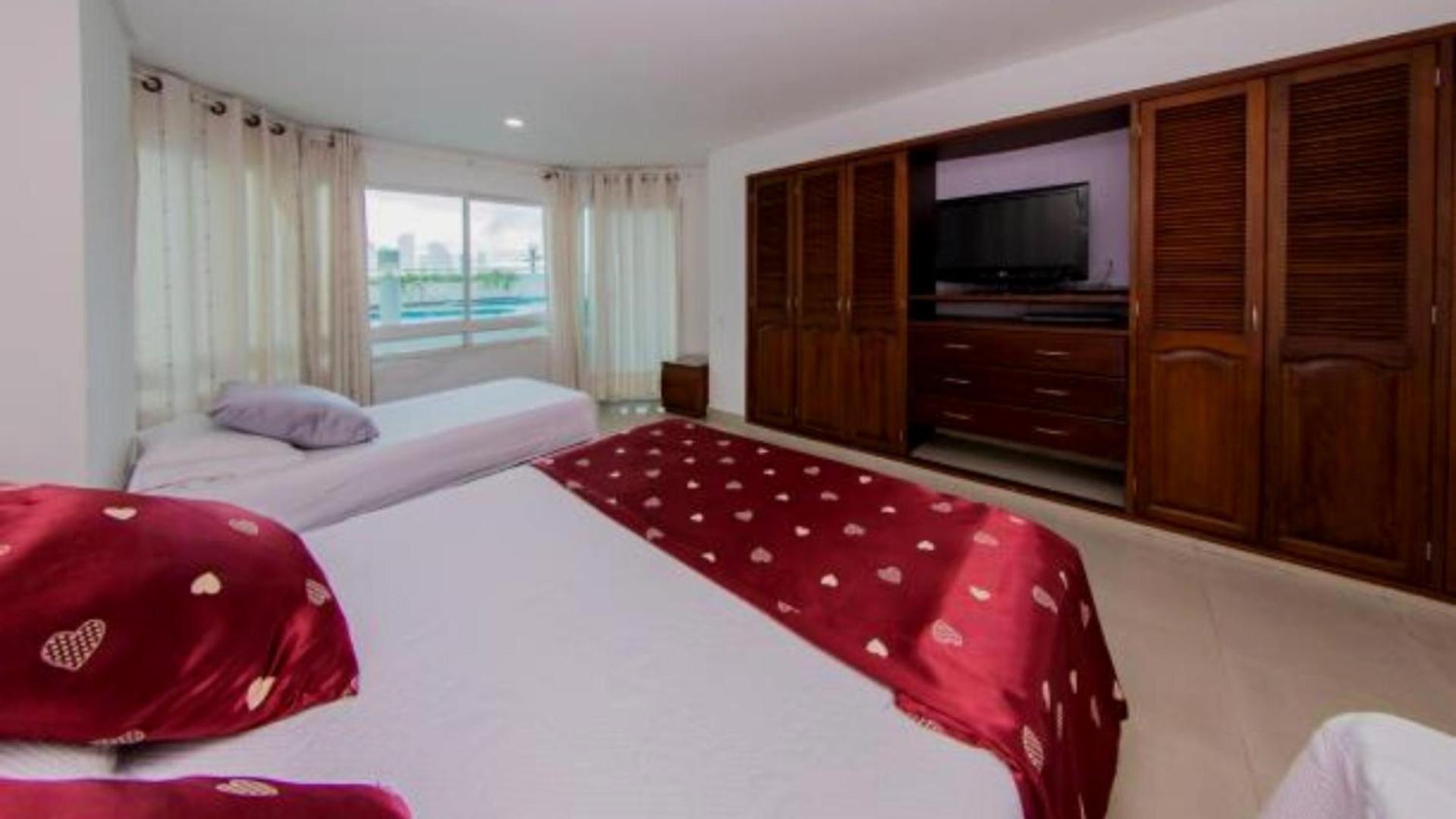 Apartamento Familiar con Vista a el Laguito Cartagena