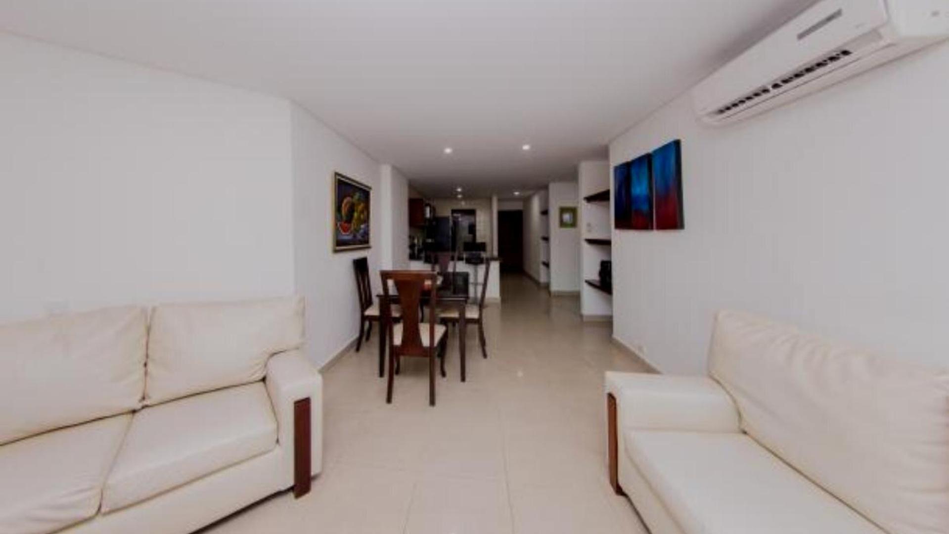 Apartamento Familiar con Vista a el Laguito Cartagena