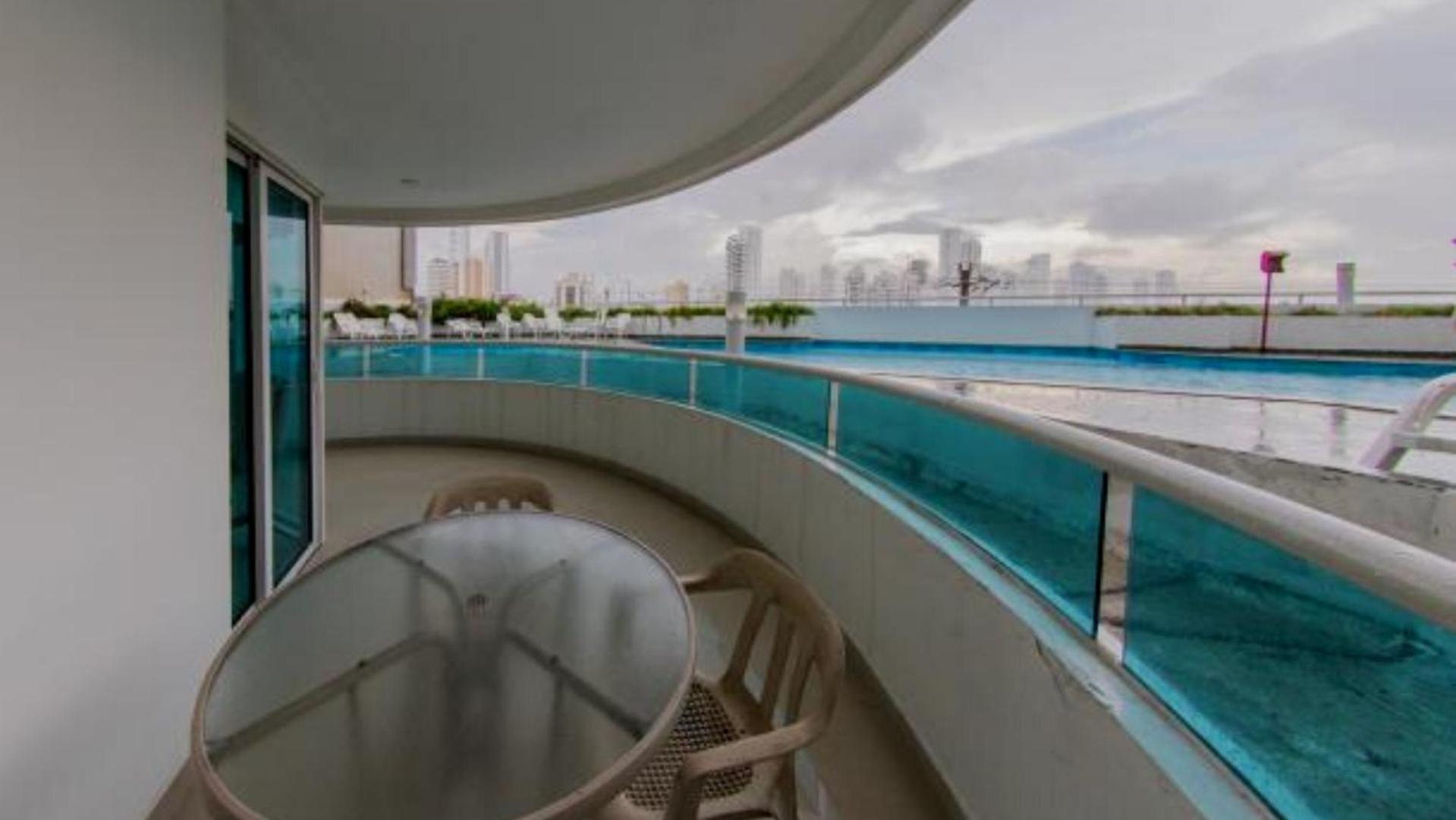 Apartamento Familiar con Vista a el Laguito Cartagena