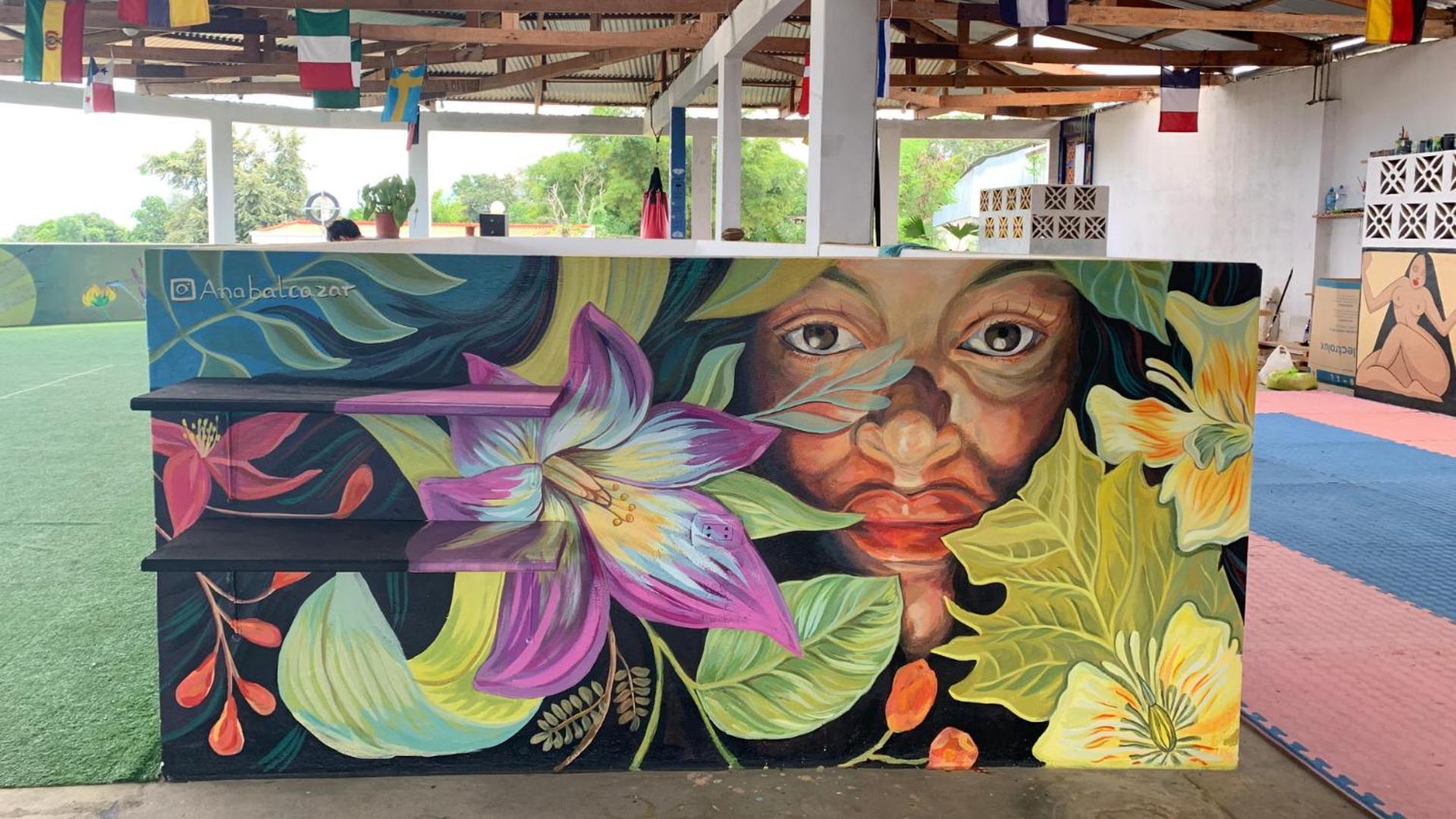El Mural Backpackers