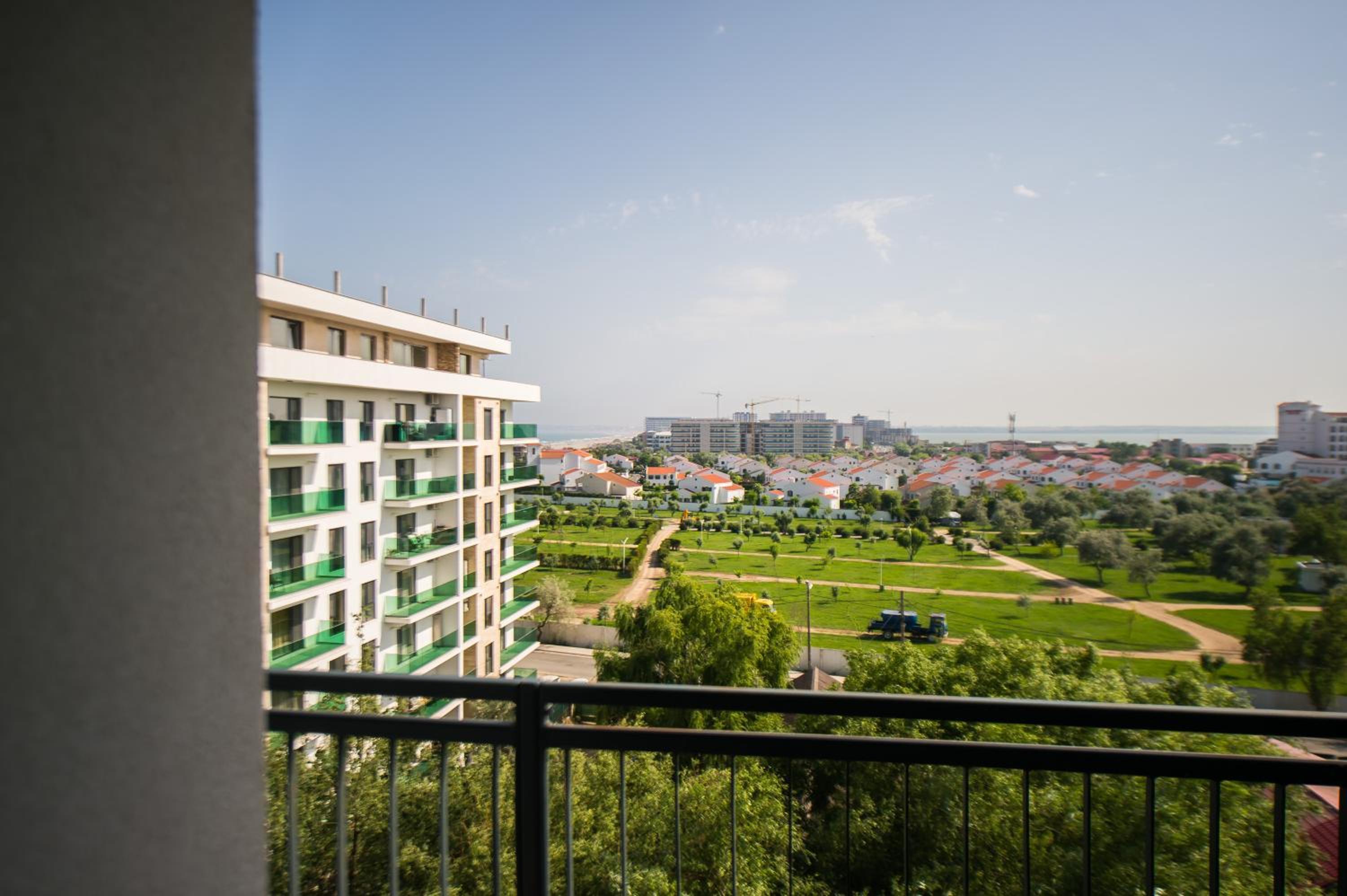 Apartel Emerald Bay view 3