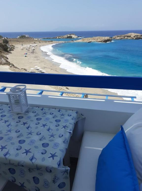 Blue and White Studios & Apartments