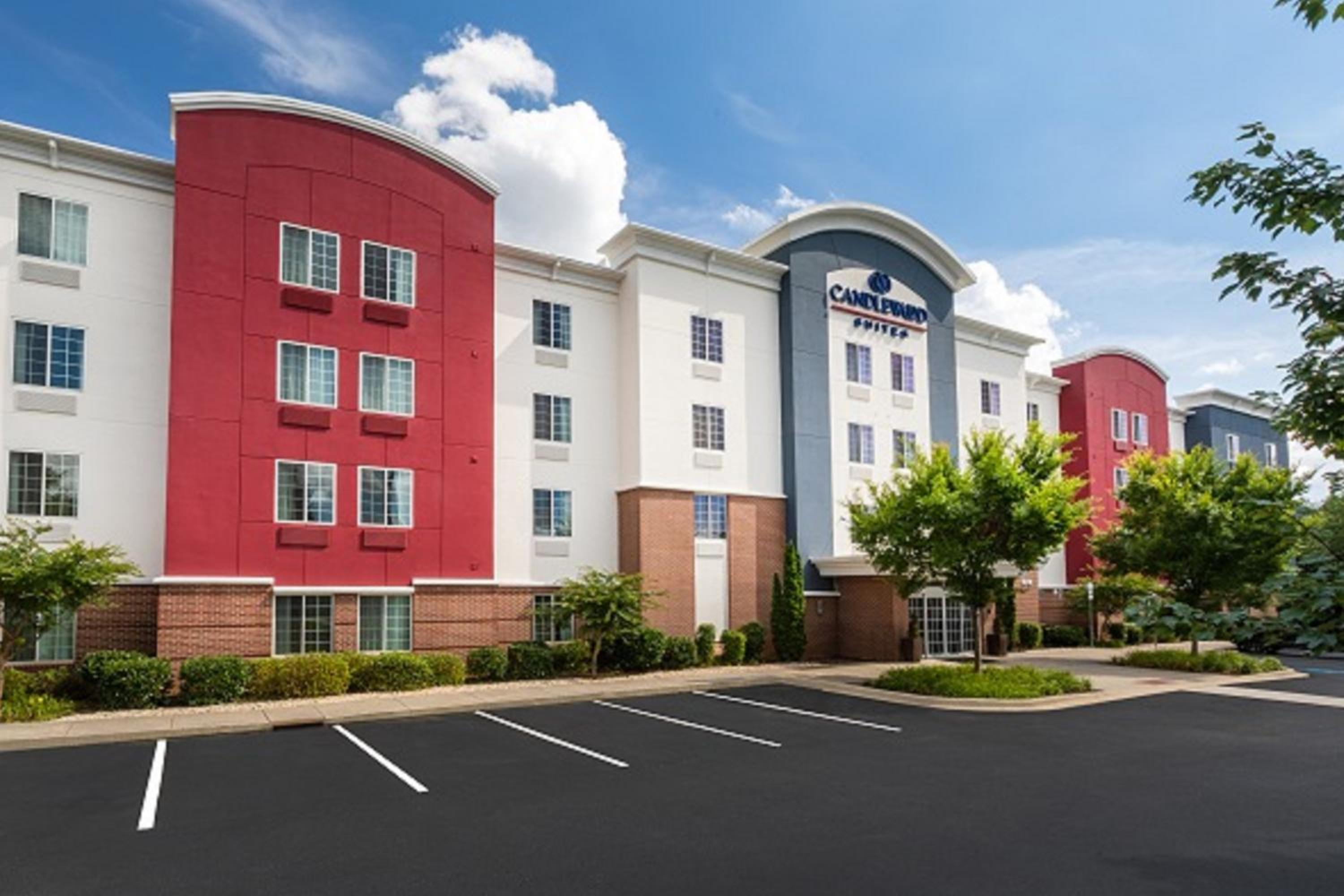 Hotel Candlewood Suites Greenville, an IHG Hotel - Image 1