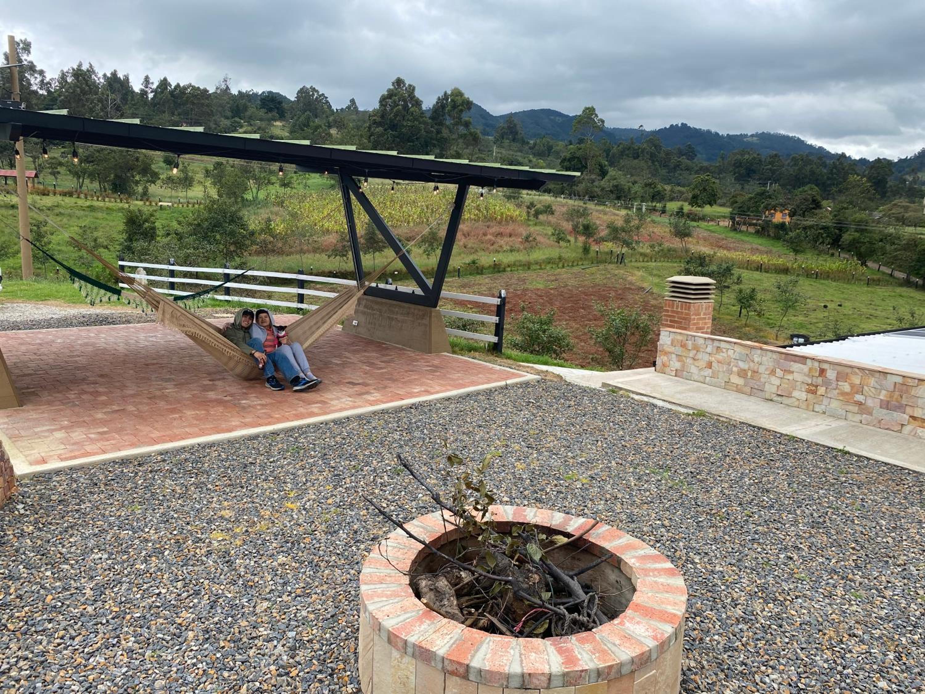 Cabaña Romántica con Chimenea 10 min Basílica