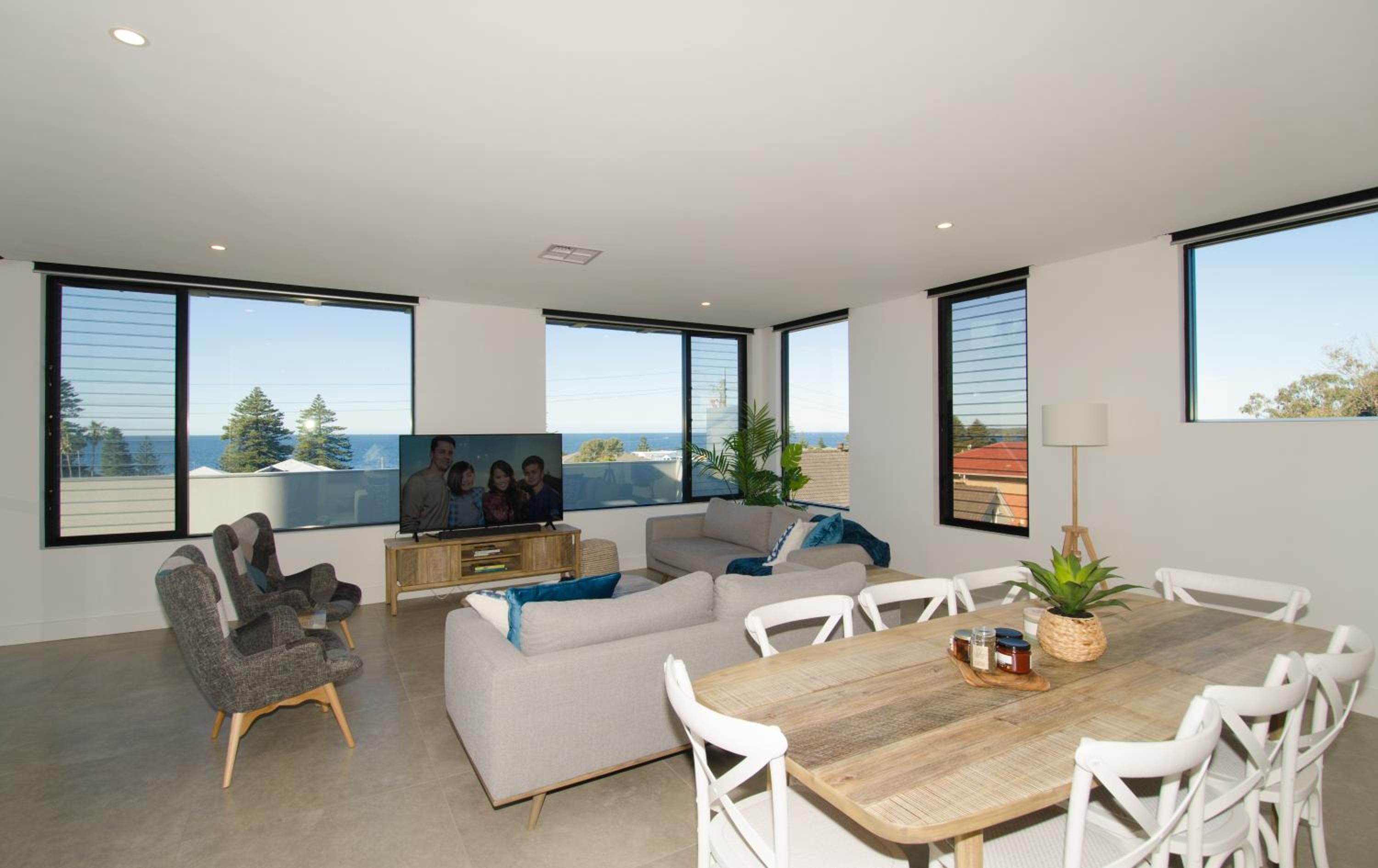 Shellharbour Seaview Luxury Escape view 2