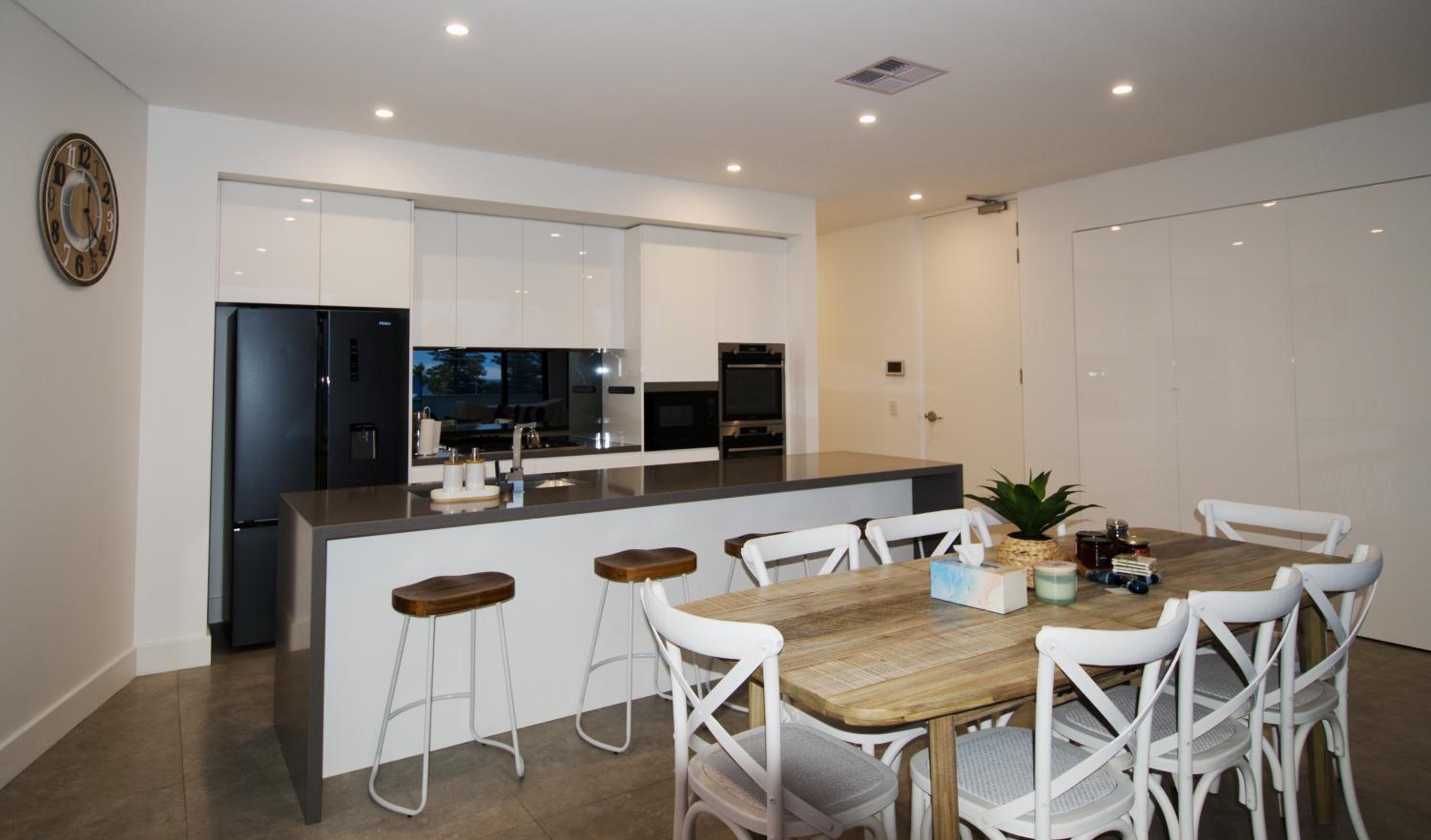 Shellharbour Seaview Luxury Escape view 3