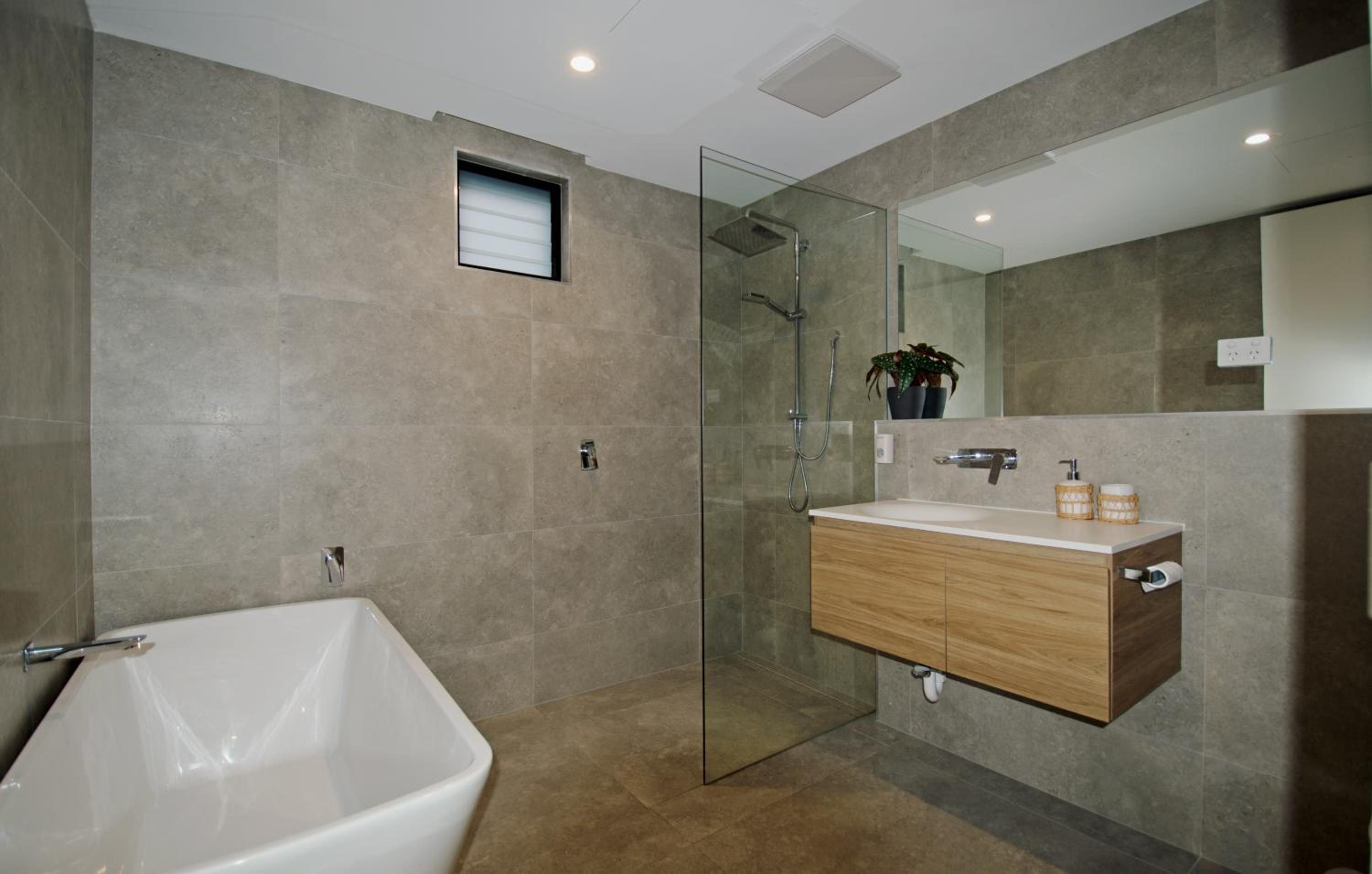 Shellharbour Seaview Luxury Escape view 5