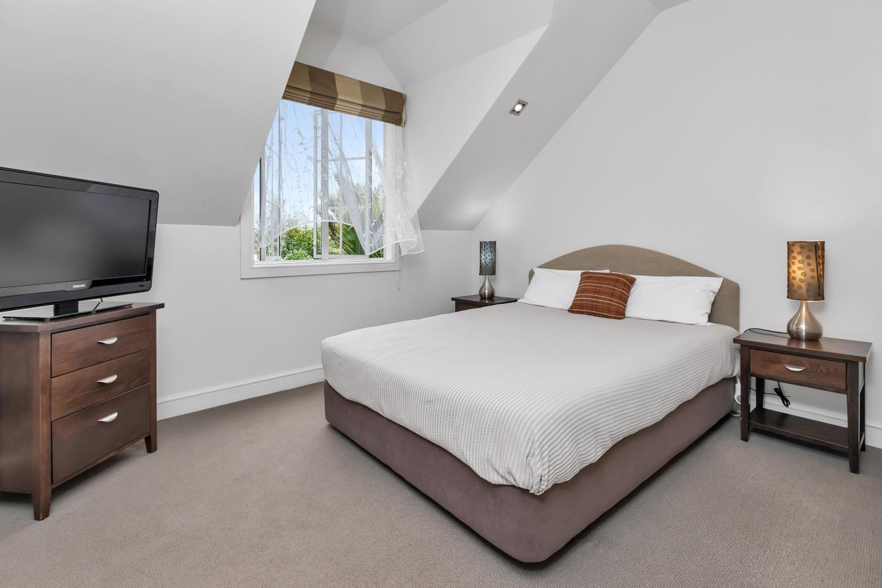 Russell Cottages - Russell Holiday Home