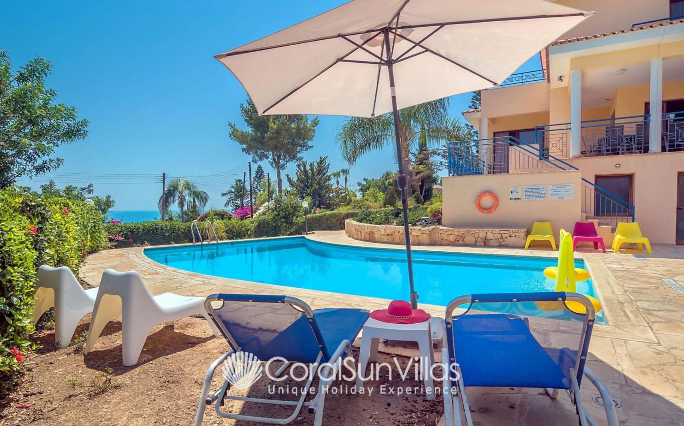 Exceptional Large Villa, FREE HEATED Pool 1 NOV - 15 JAN, Privacy,Prime Location