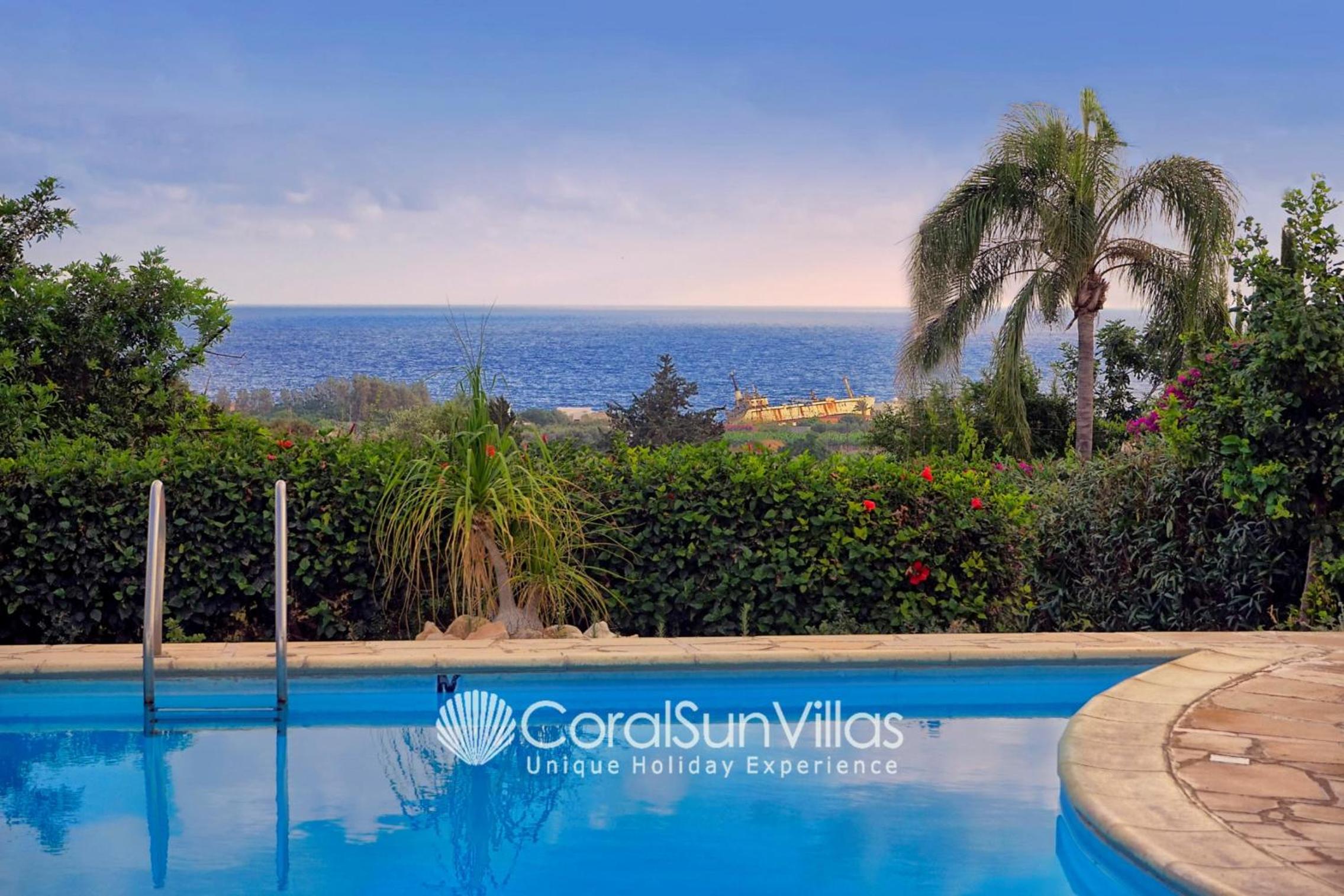 Exceptional Large Villa, FREE HEATED Pool 1 NOV - 15 JAN, Privacy,Prime Location