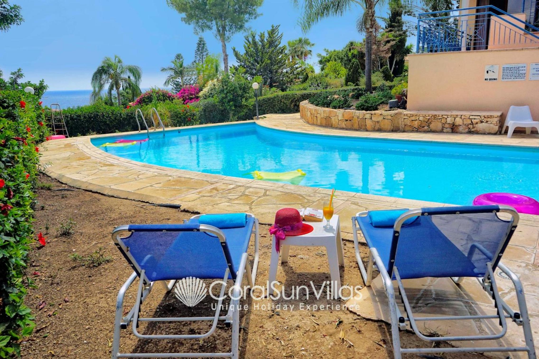 Exceptional Large Villa, FREE HEATED Pool 1 NOV - 15 JAN, Privacy,Prime Location