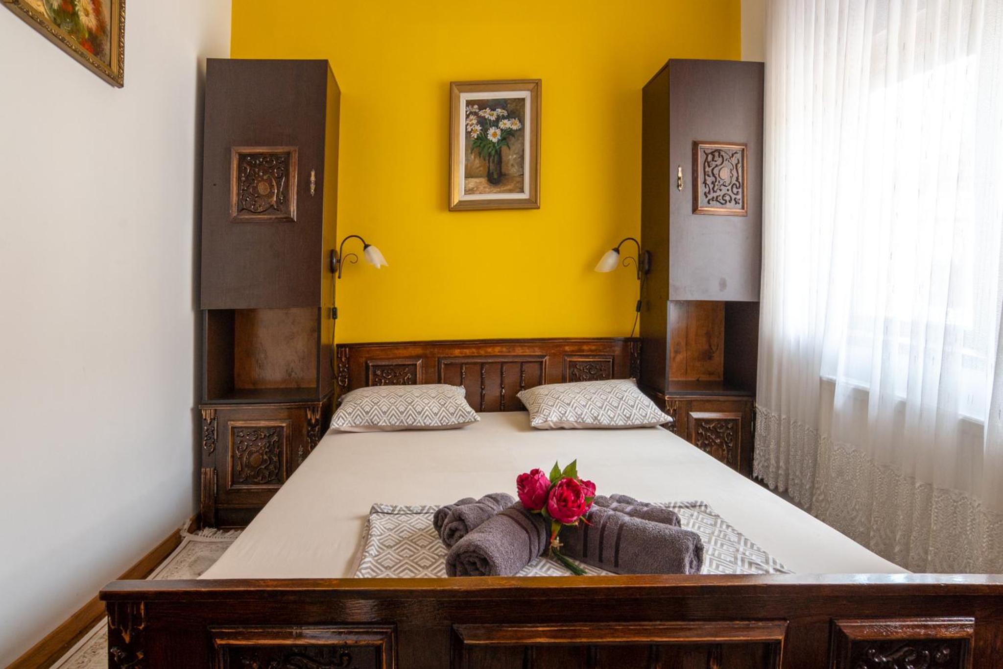 Solis M - Cosy Old Town Home with AC near the Beach and Harbour Private Entrance view 3
