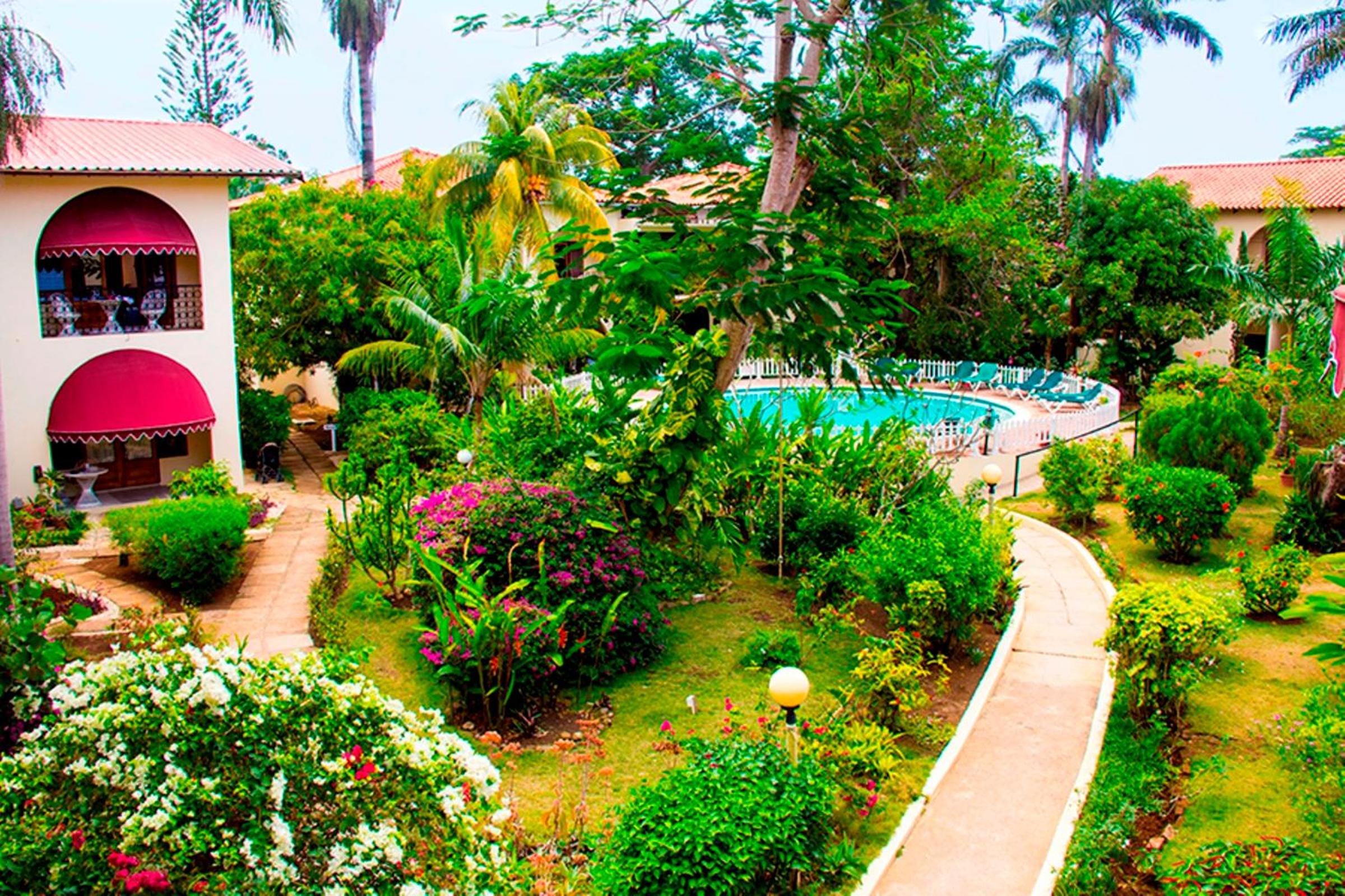 Charela Inn Hotel 35