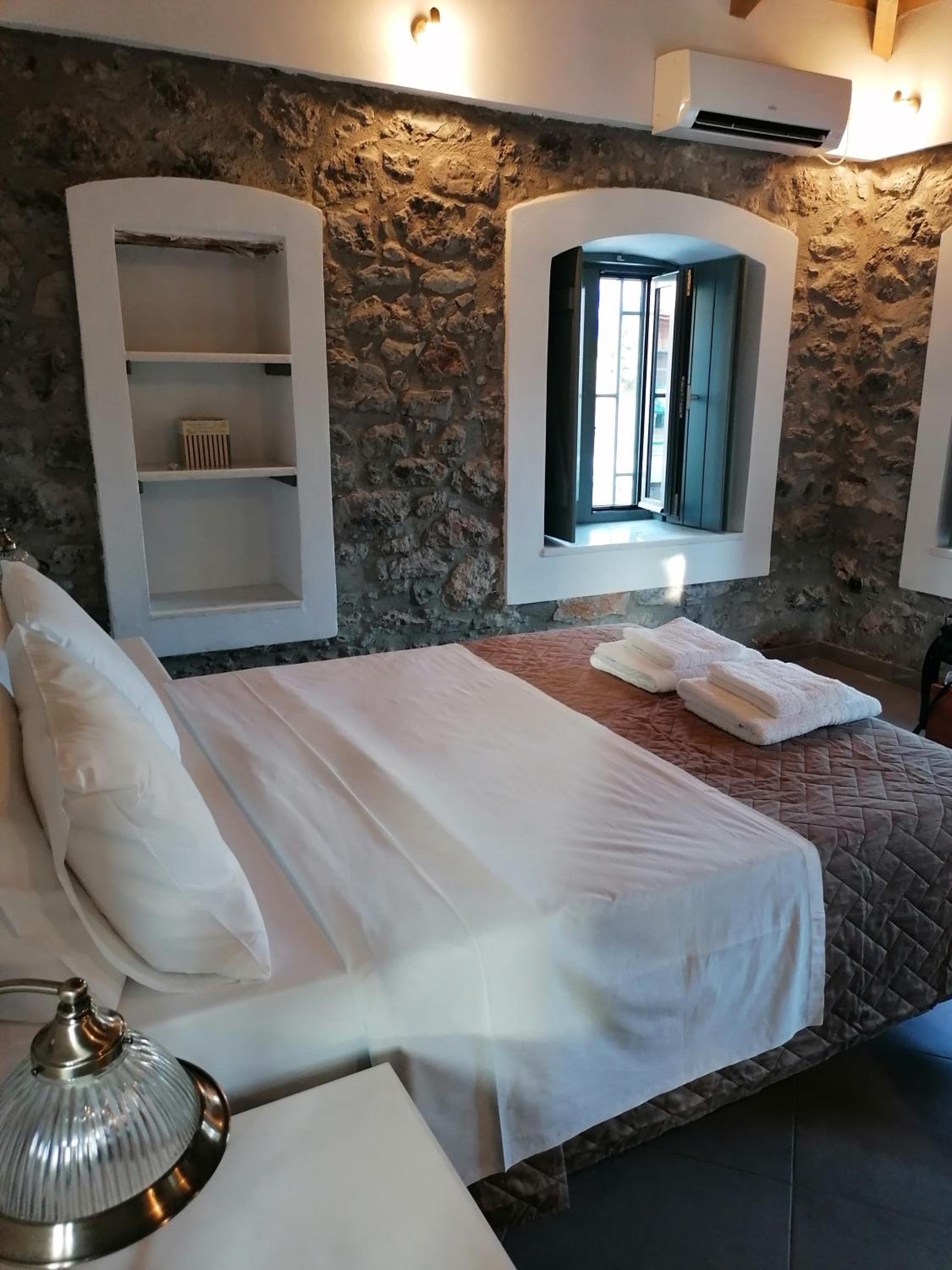 Lakonian home