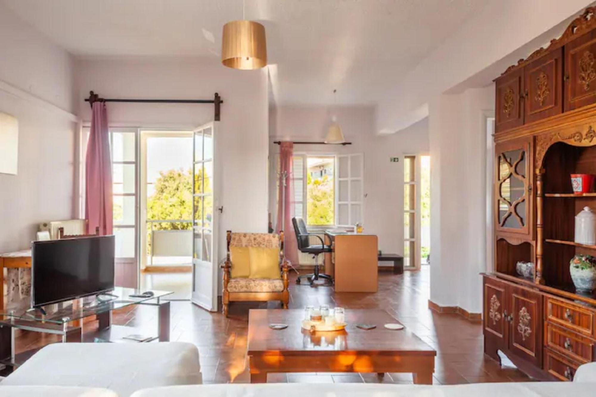 Rena's Hospitality walk to the beach,10min to Chania! view 4