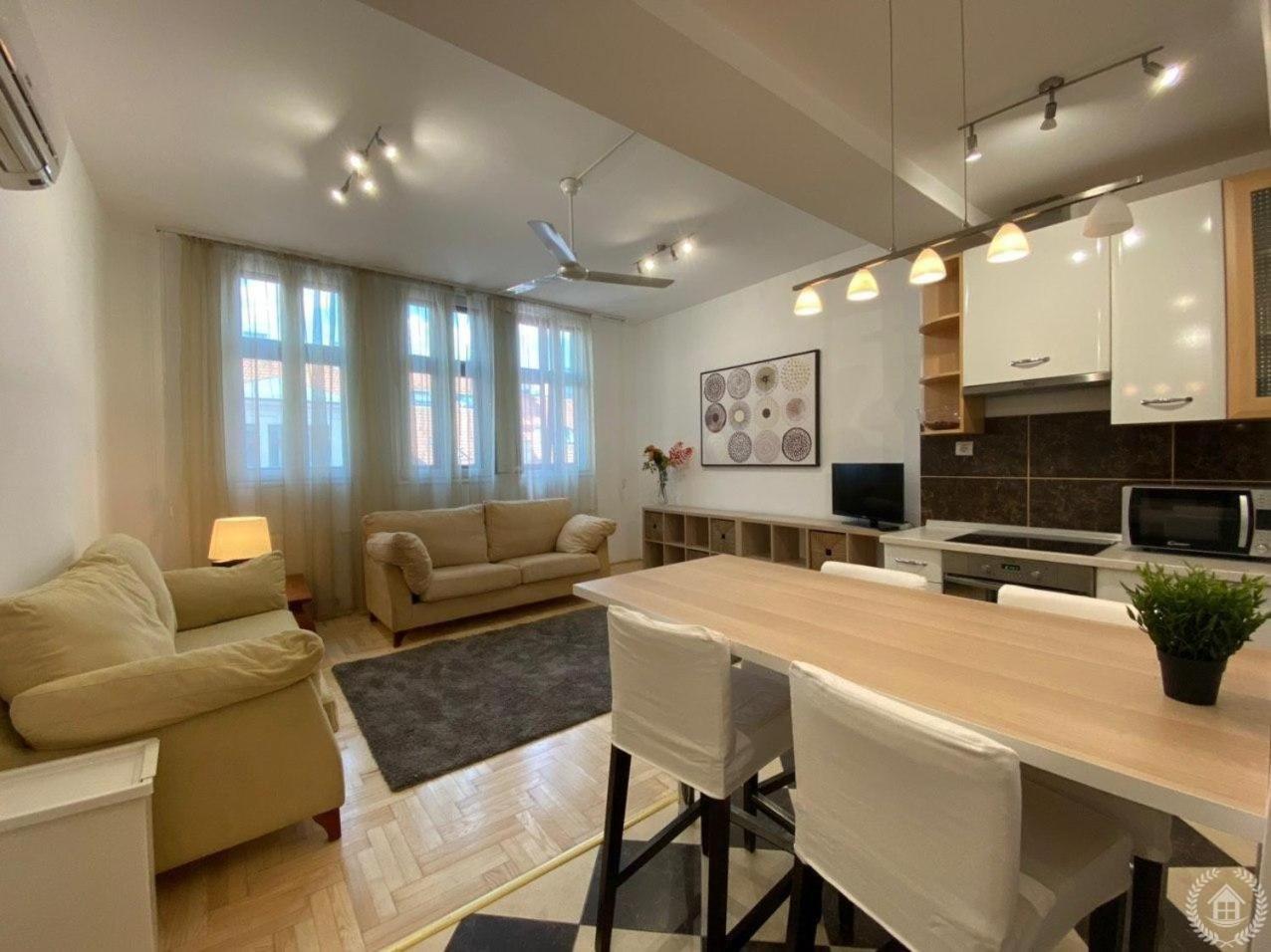 Central City Gozsdu Apartment