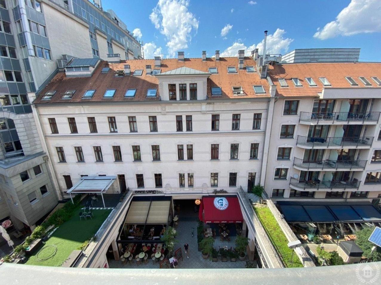Central City Gozsdu Apartment
