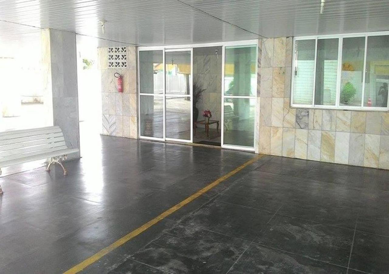 Espaçoso Apartamento na Praia do Futuro c/ 3 Qts.
