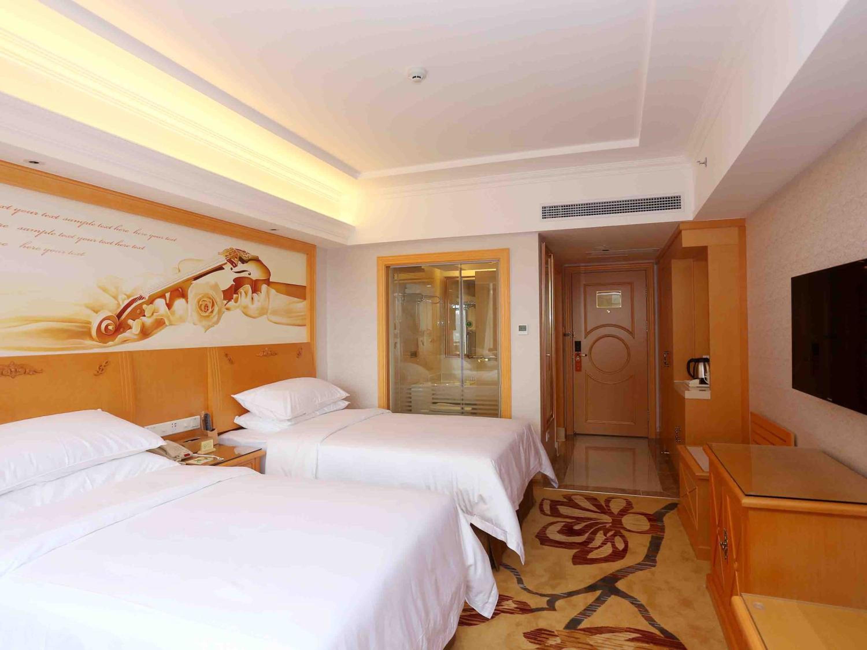Vienna Hotel Zhongshan West District view 4