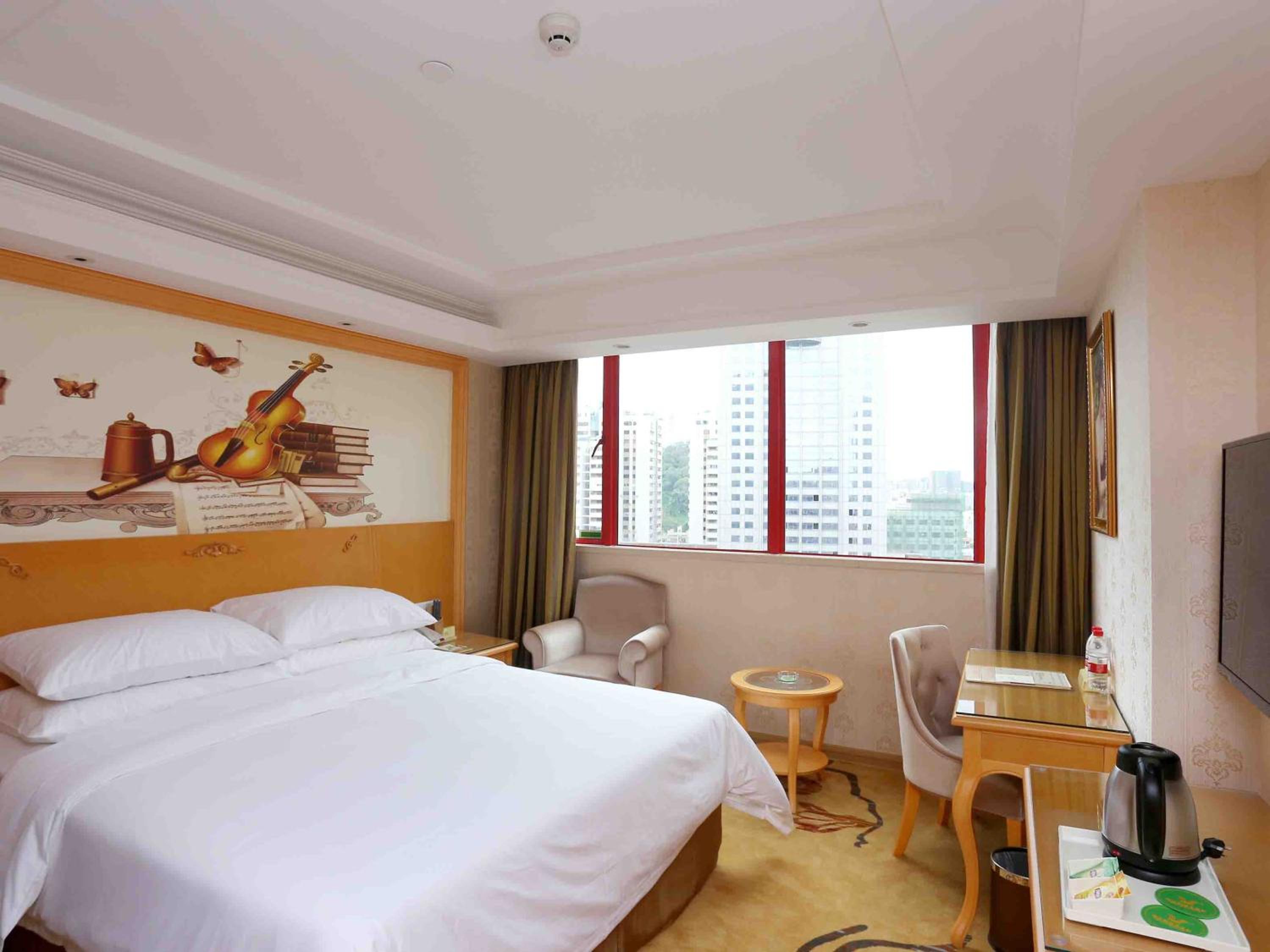 Vienna Hotel Zhongshan West District view 5
