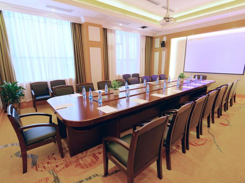 Vienna Hotel Hunan Yongzhou Lengshuitan District Government Square view 2