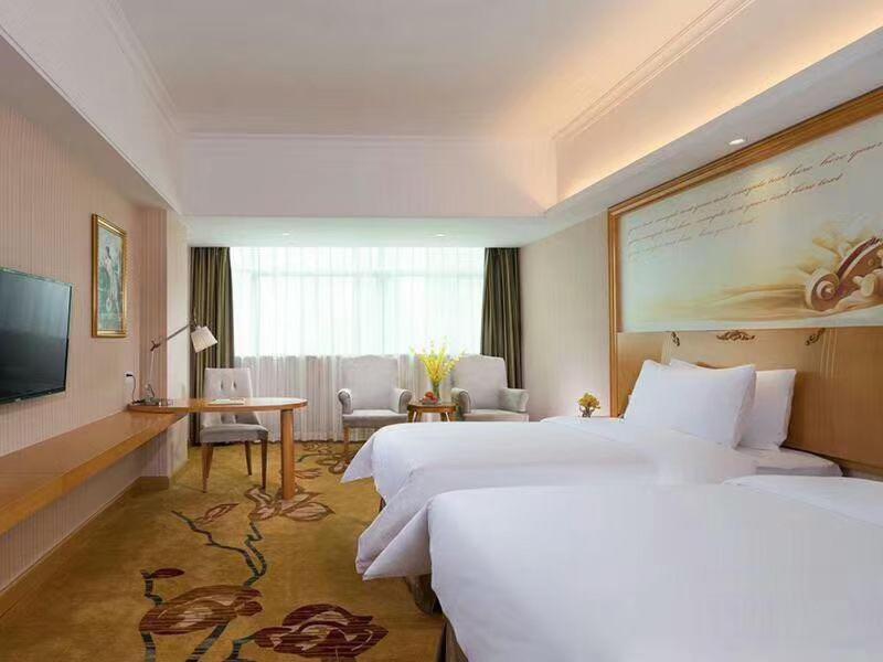 Vienna Hotel (Huizhou Daya Bay Xinyi Store) view 3