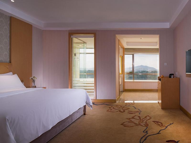 Vienna 3 Best Hotel Dongguan Liaobu Veicle City view 2