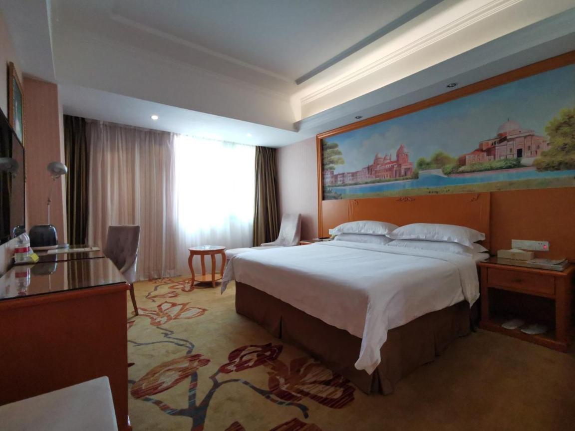 Vienna Hotel Guangdong Huizhou Yuanzhou