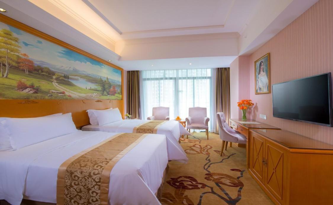 Vienna Hotel Guangdong Huizhou Yuanzhou