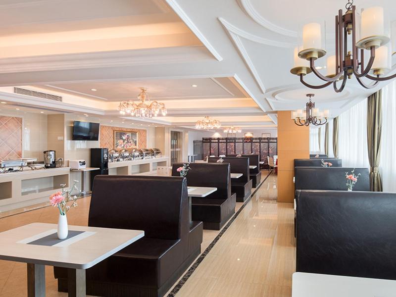 Vienna Hotel (Huizhou Daya Bay Xinyi Store) view 4