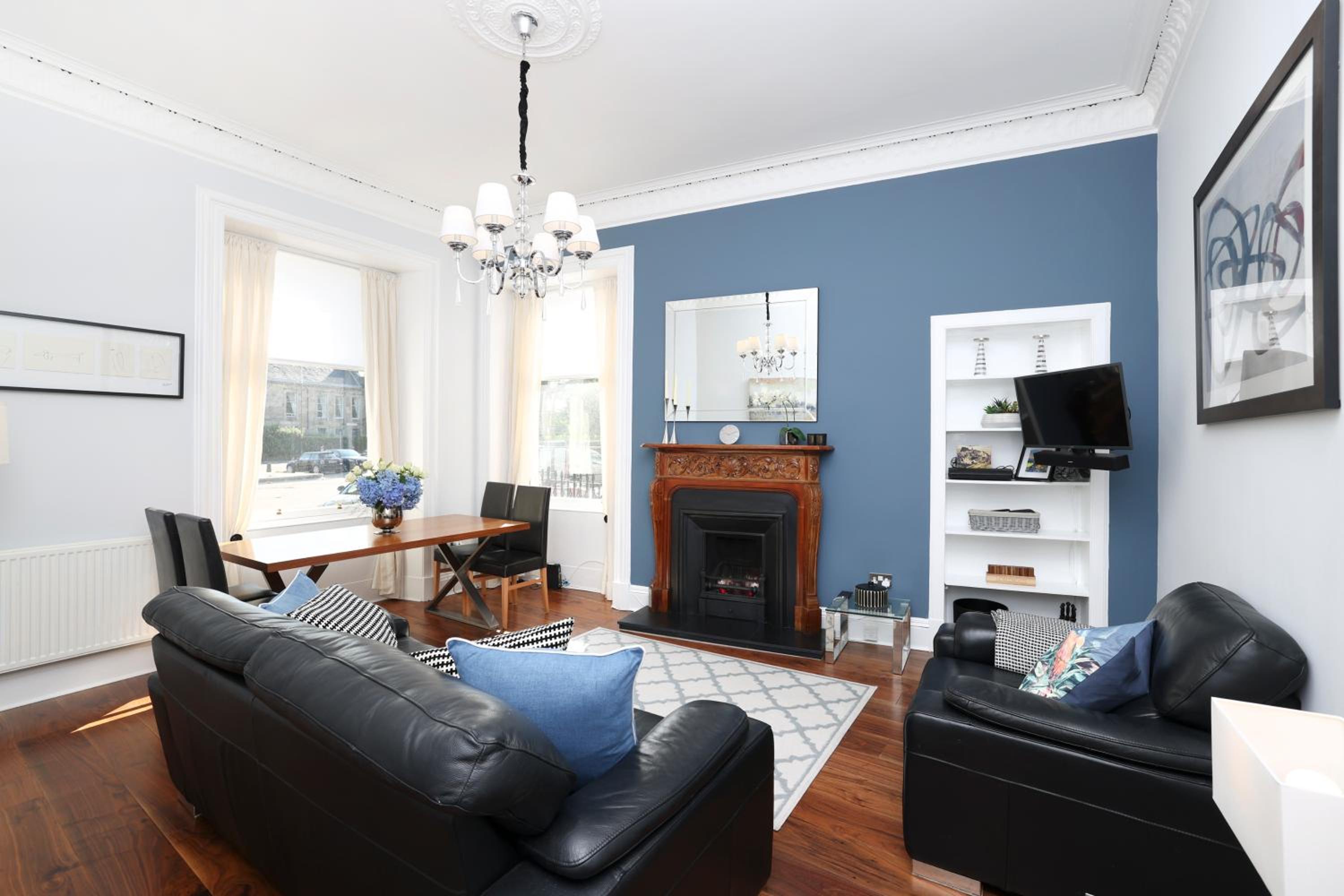 JOIVY Fantastic New Town Flat with Shared Garden view 2