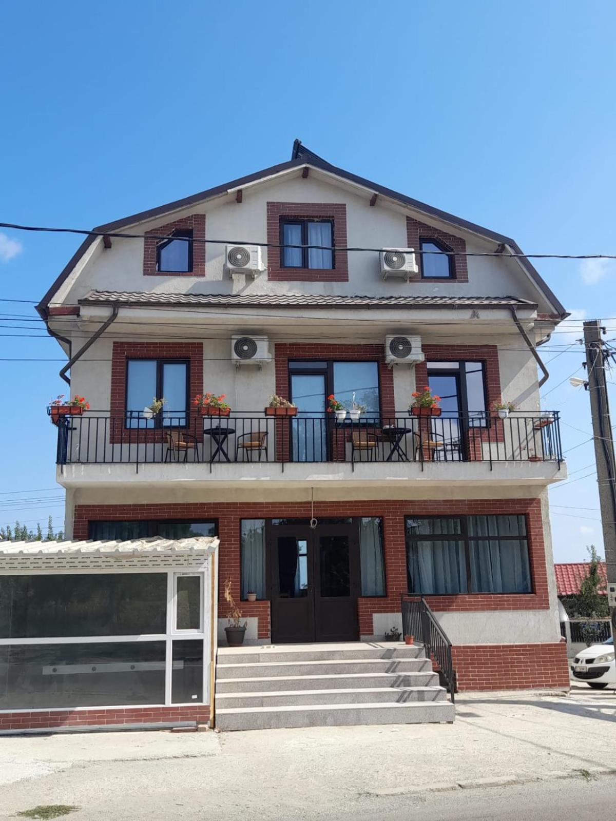 Casa Florea view 2