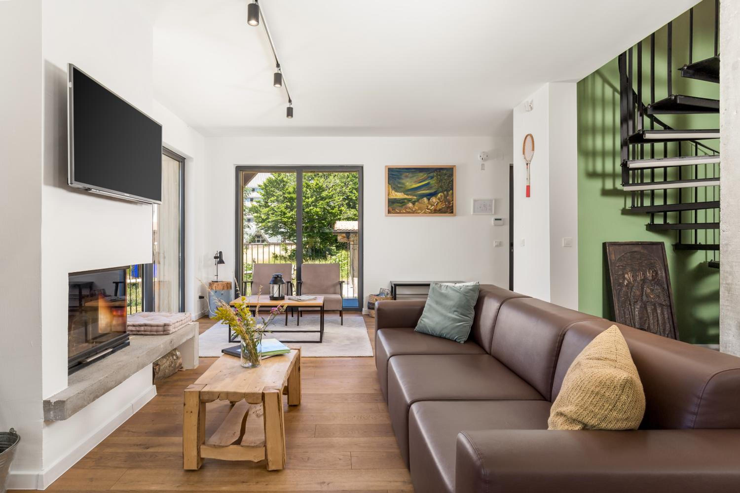 Modern Alpine Monsalbius Chalet view 4