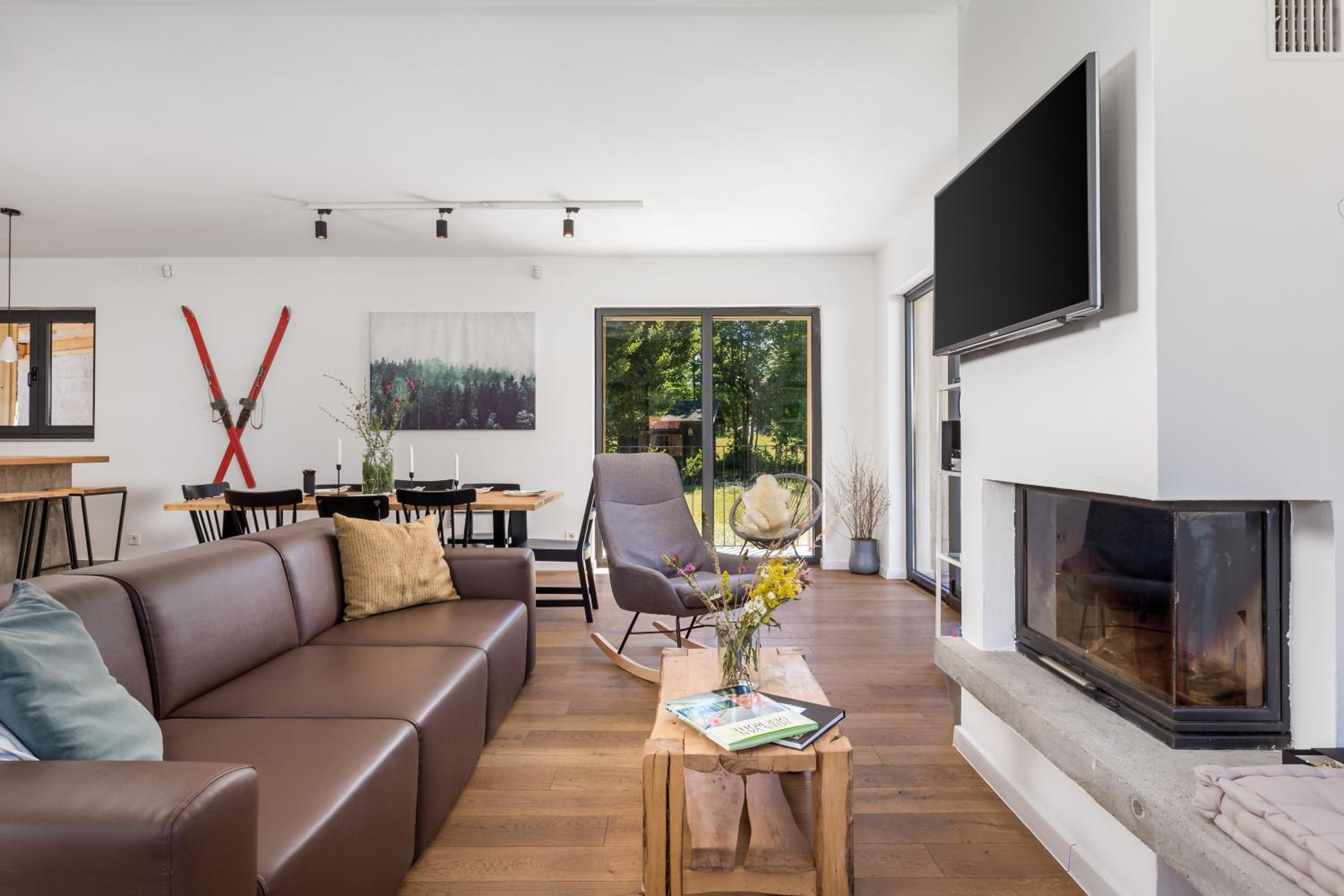 Modern Alpine Monsalbius Chalet view 3