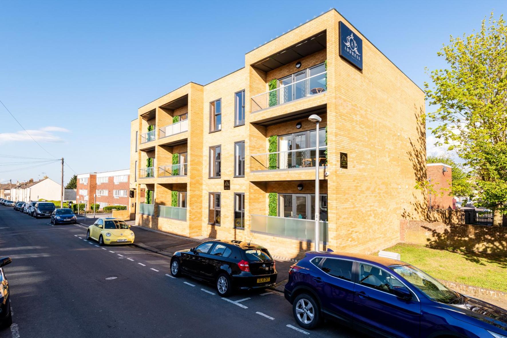Medway contractor base for summer projects - Apartment 3