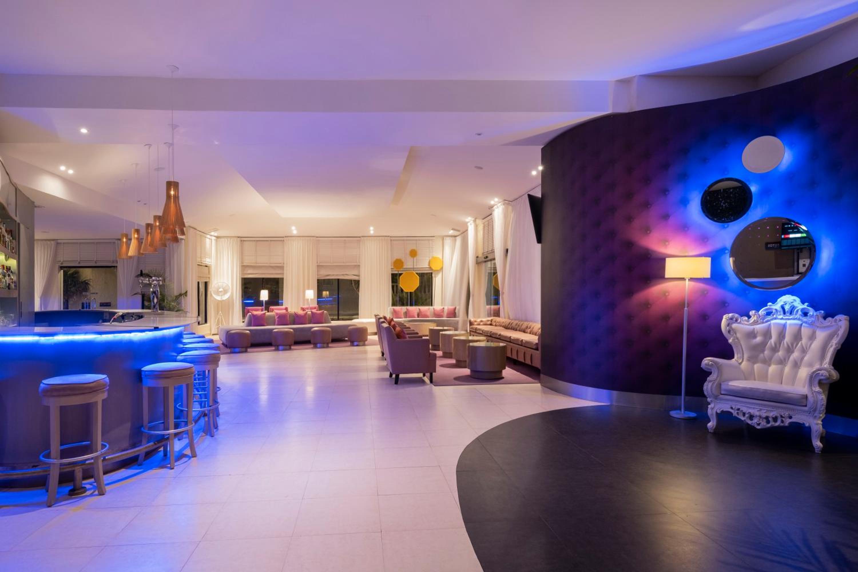 Hotel NYX Cancun