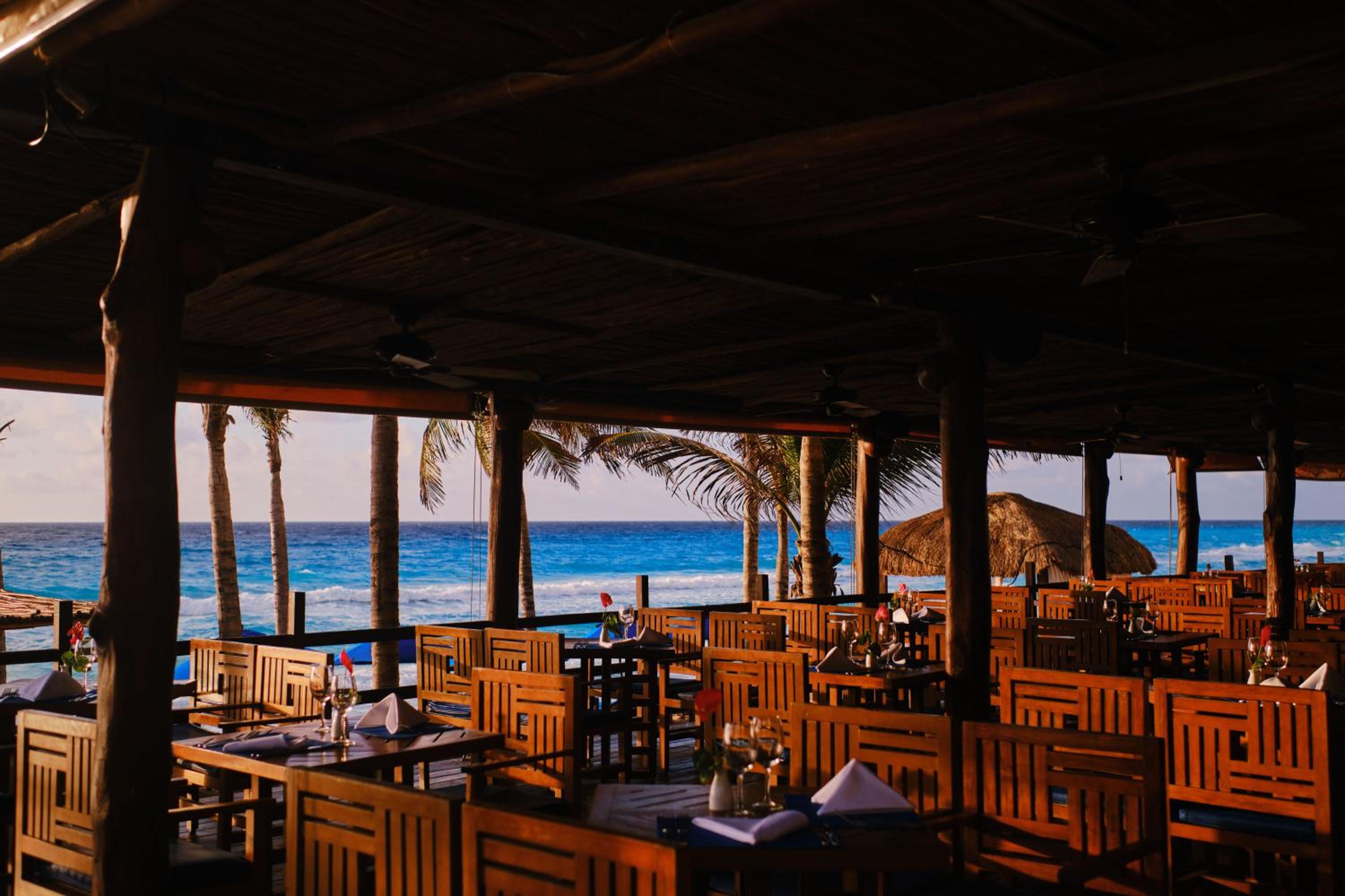 Hotel NYX Cancun