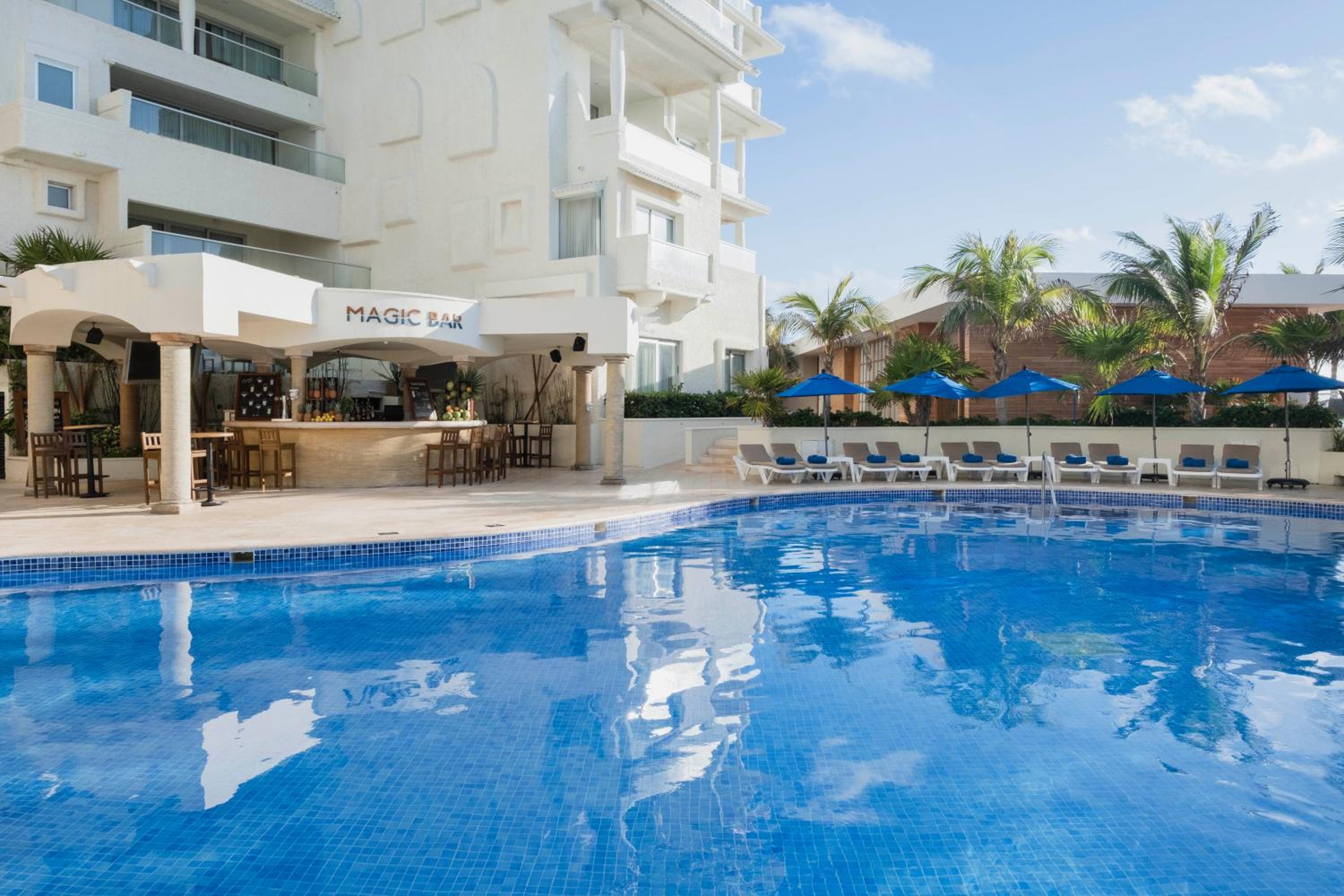 Hotel NYX Cancun