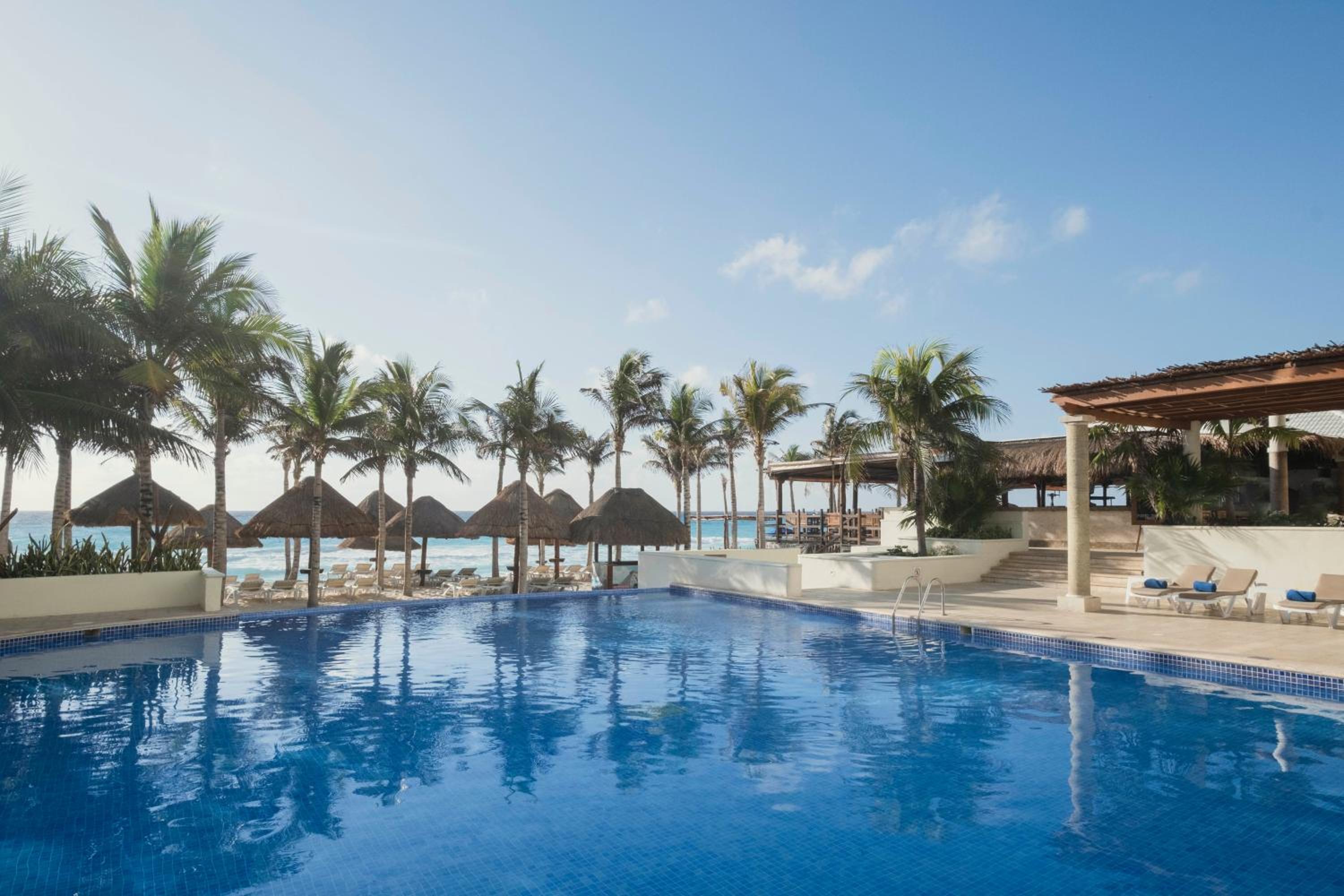 Hotel NYX Cancun