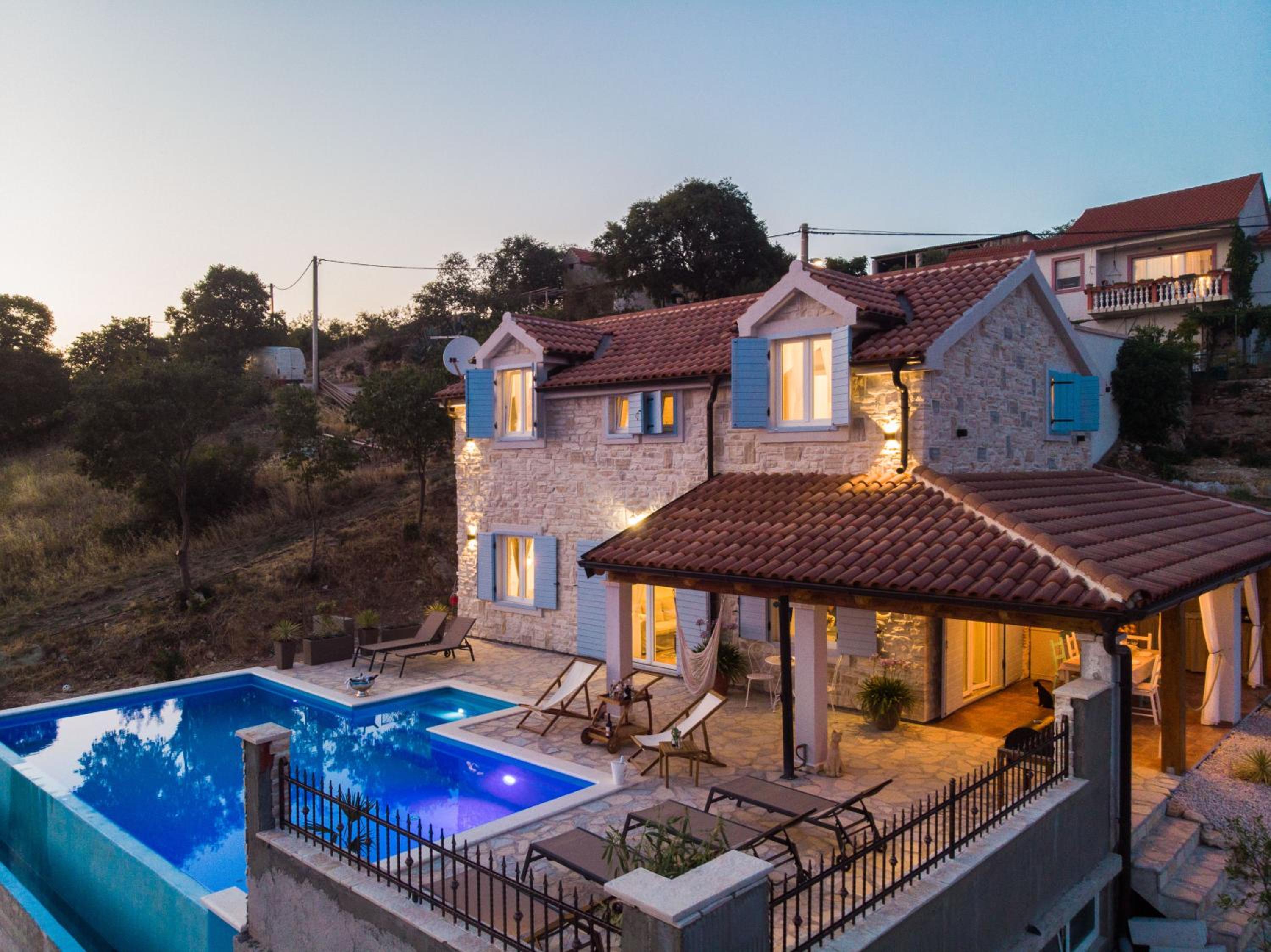 Stone Villa Cara d Oro - Heated Infinity Pool & Views view 2