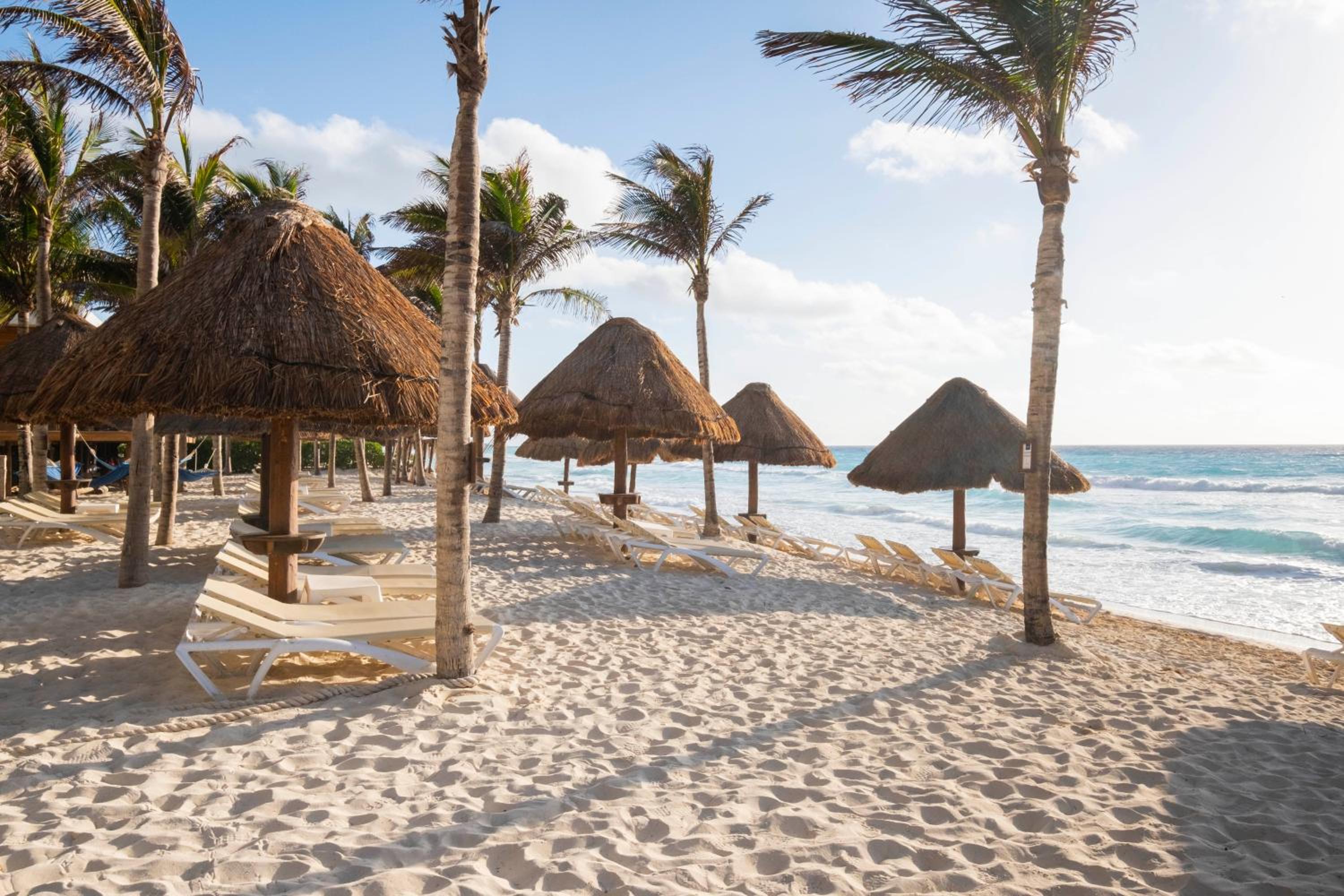 Hotel NYX Cancun