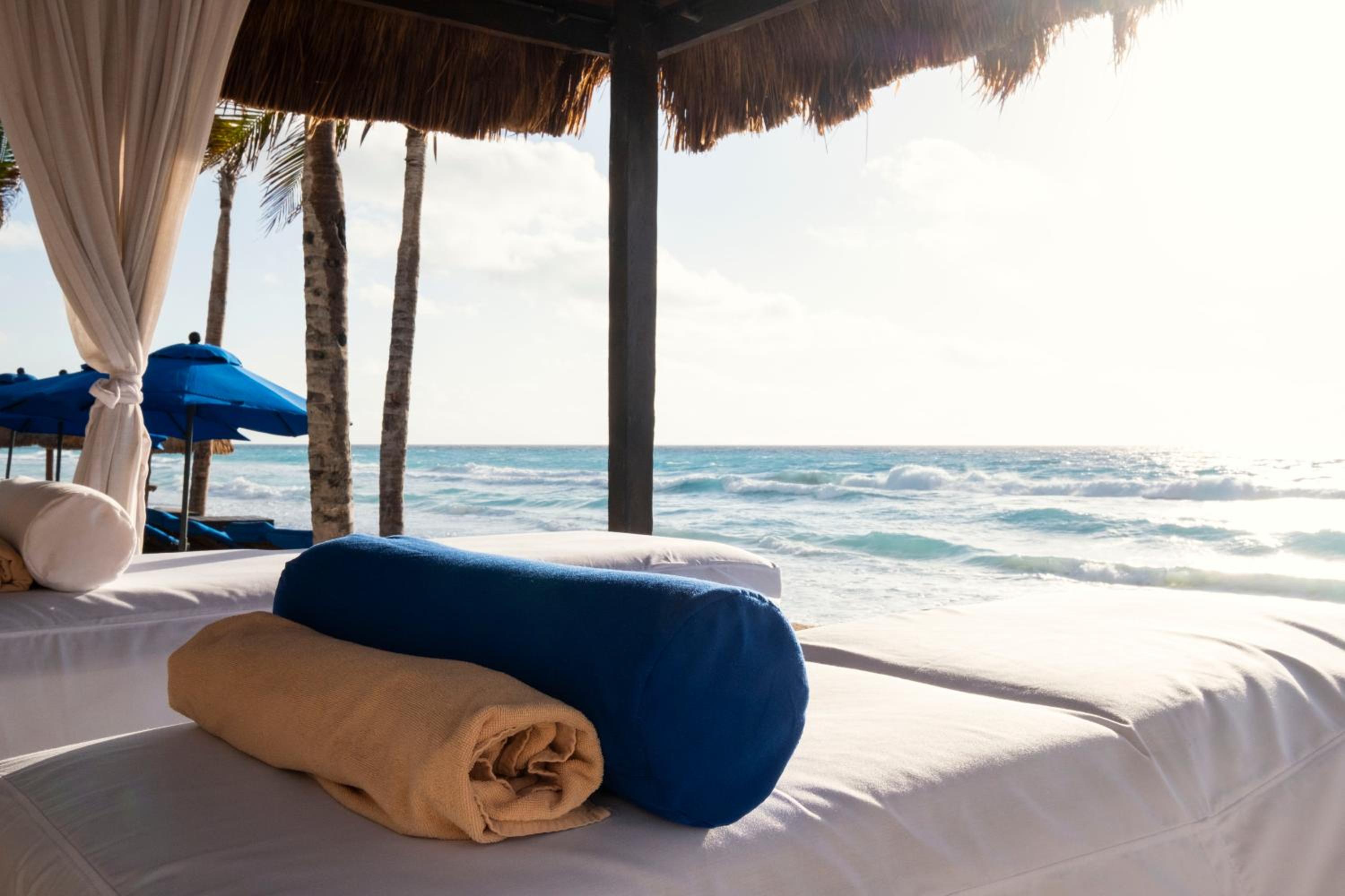 Hotel NYX Cancun