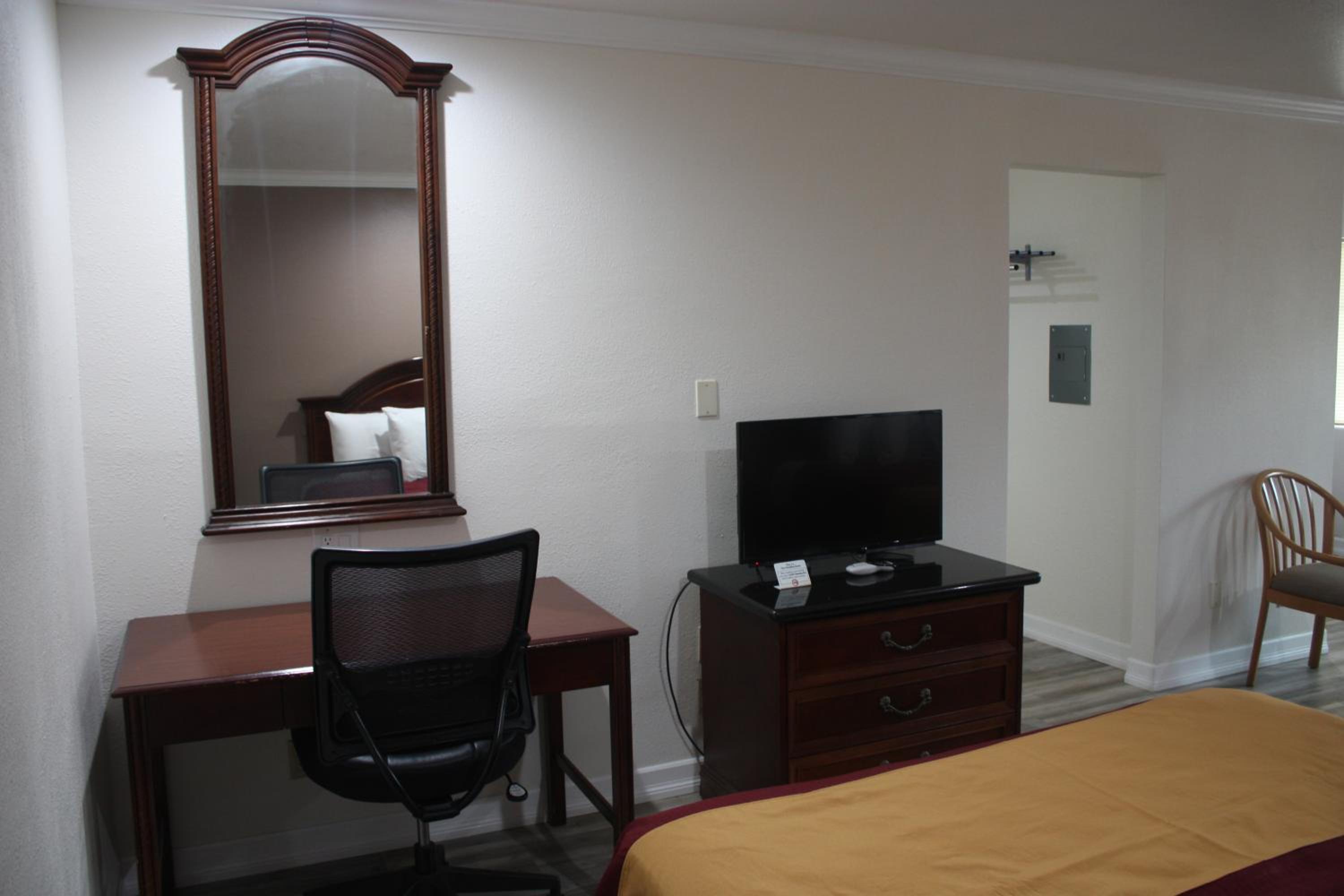 Value Inn & Suites view 4