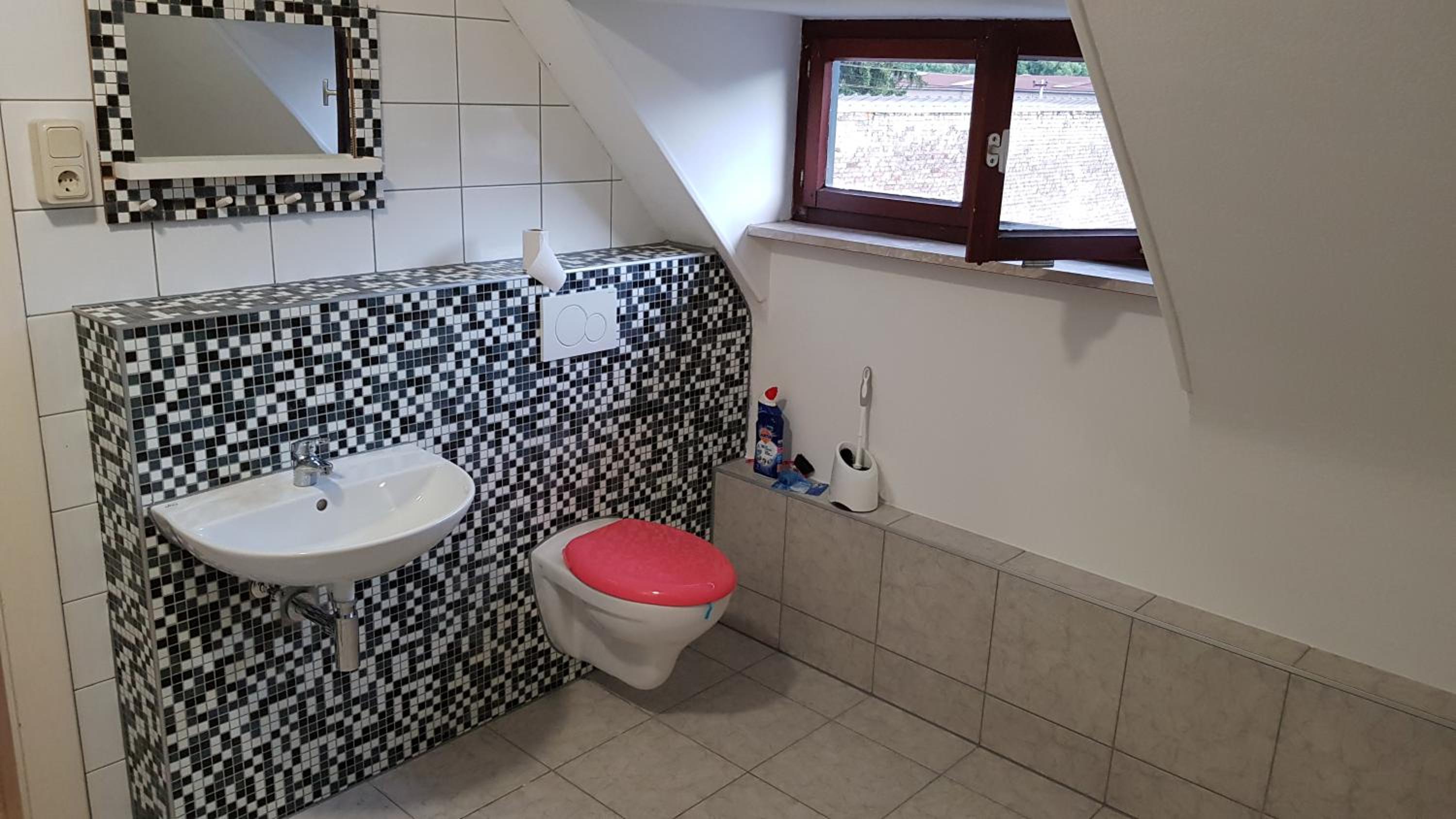 Handwerker Unterkunft Monteurzimmer mit Gemeinschaftsbad in Brebach view 2