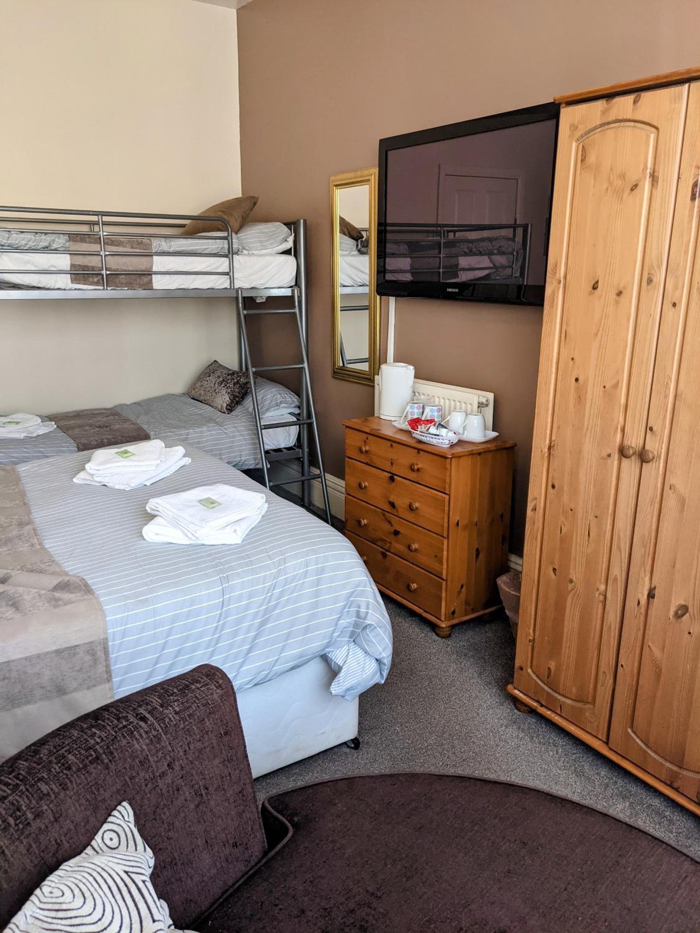 Lyndawn hotel