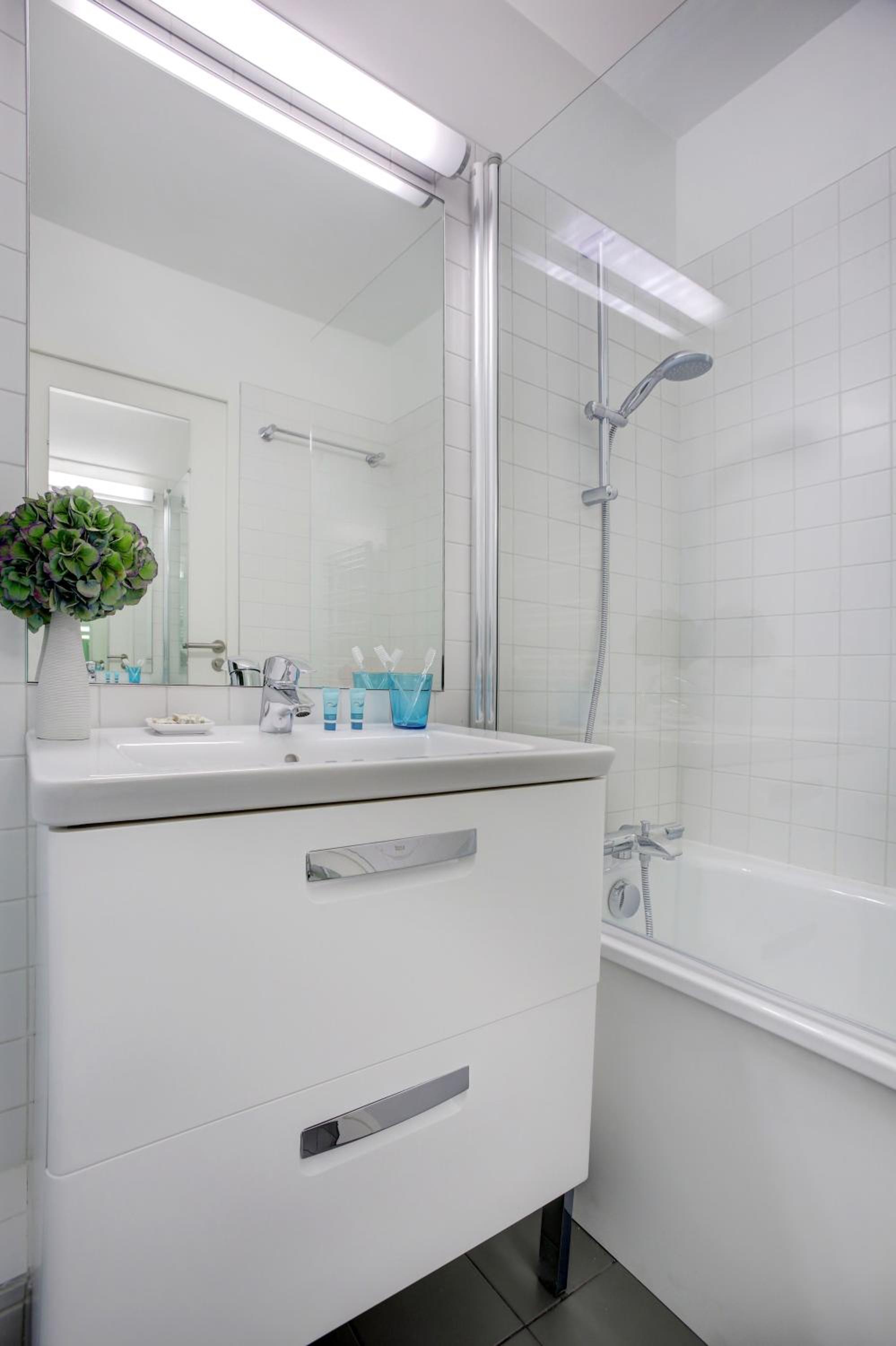 Marseille Vacations - Citadines Castellane Marseille - Property Image 2