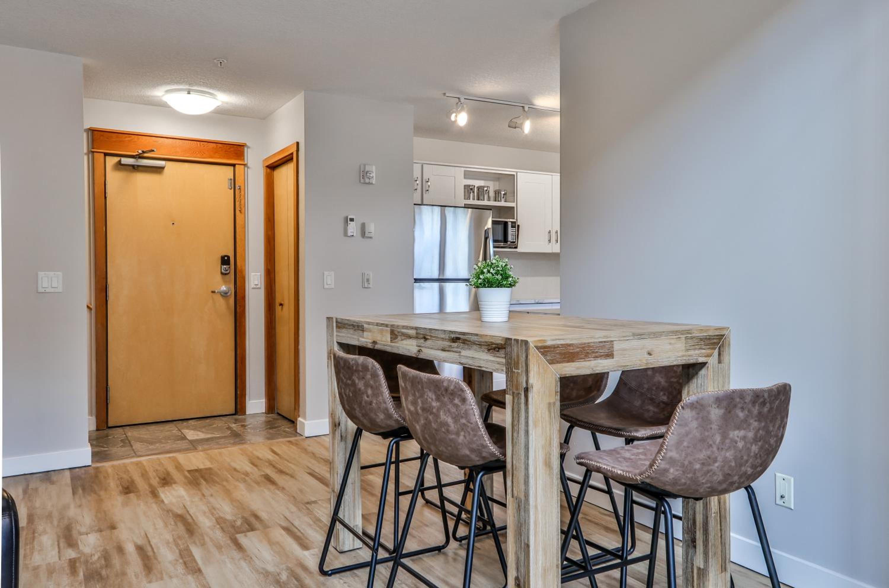 Charming Mountain Loft Pet Friendly Mountain Views!