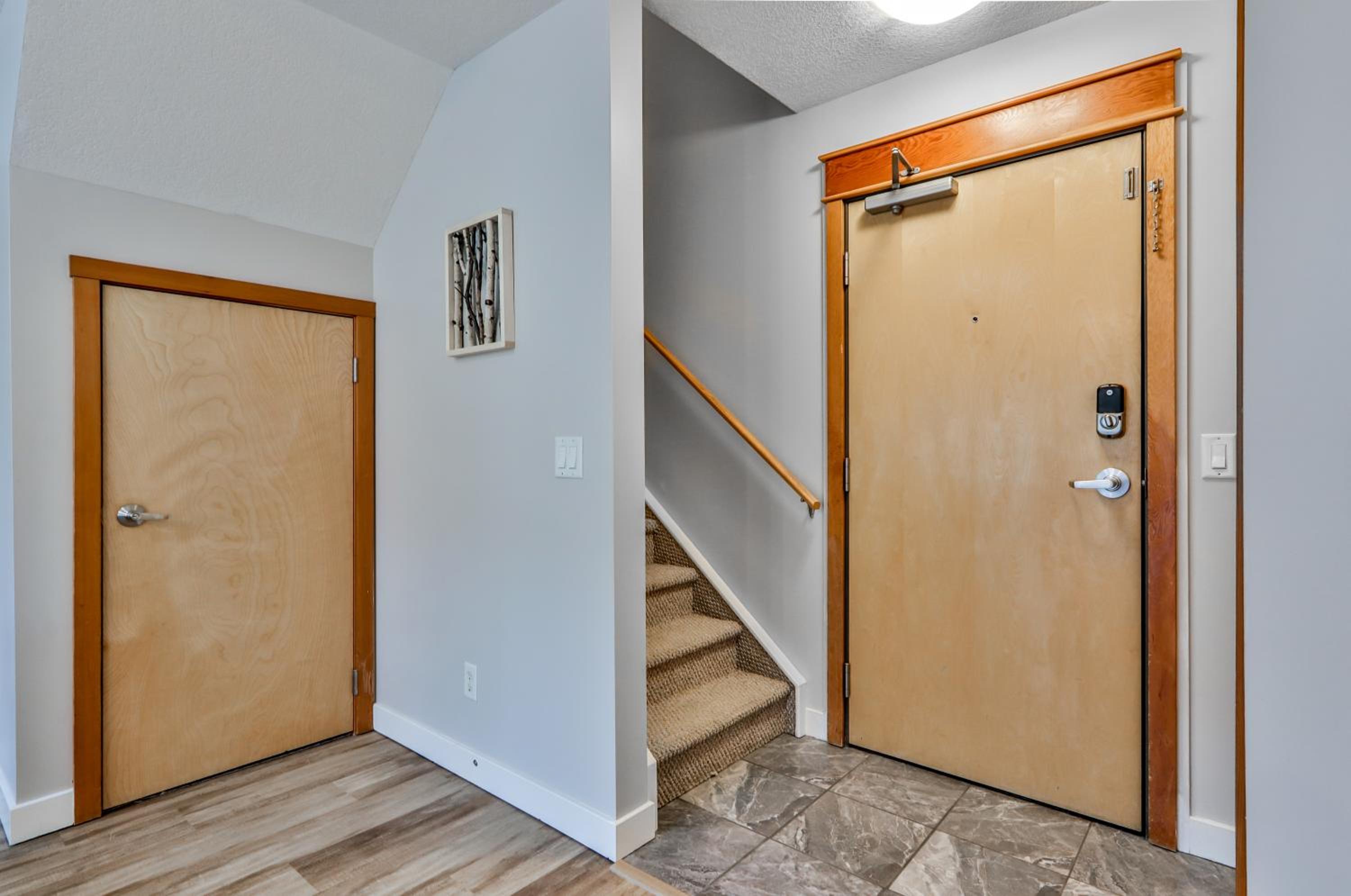 Charming Mountain Loft Pet Friendly Mountain Views!