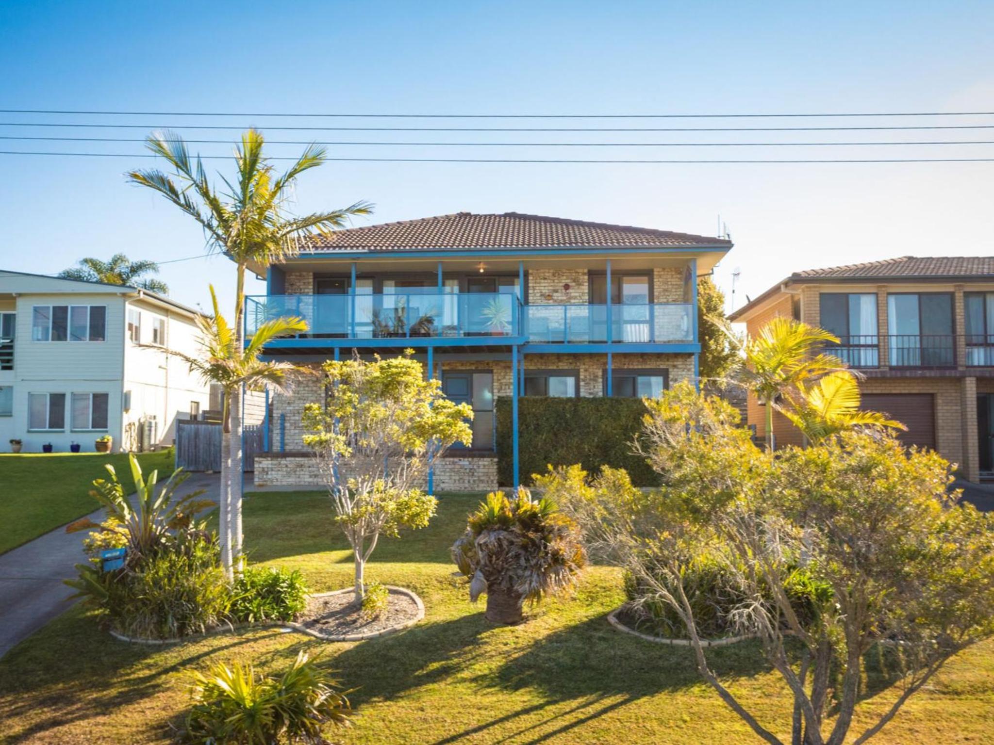 45 Hillside Cres Beach House